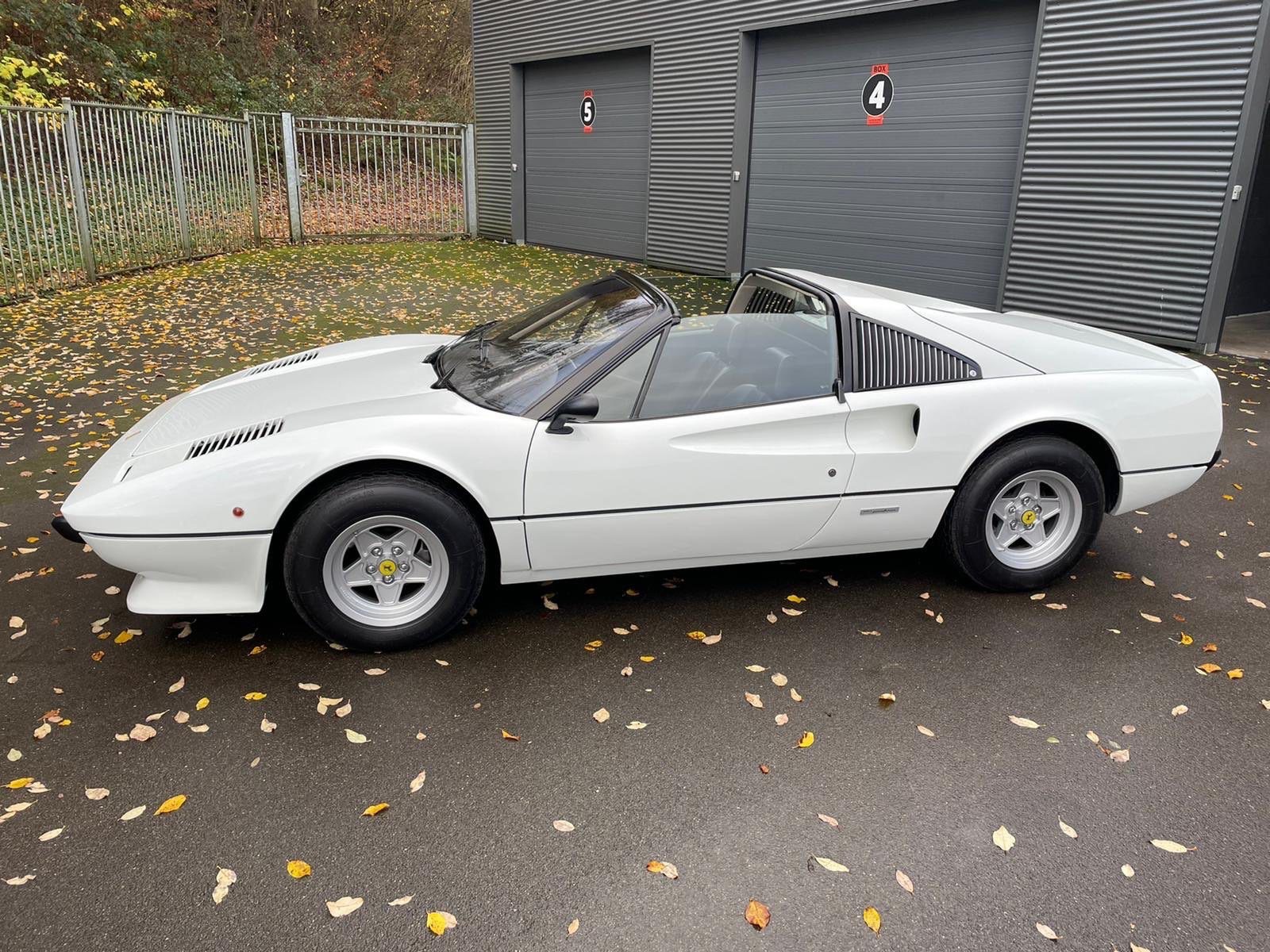 FERRARI GTS carburateurs premiere main chassis 25539-image-1