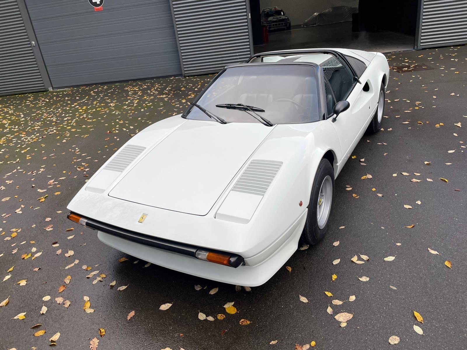 FERRARI GTS carburateurs premiere main chassis 25539