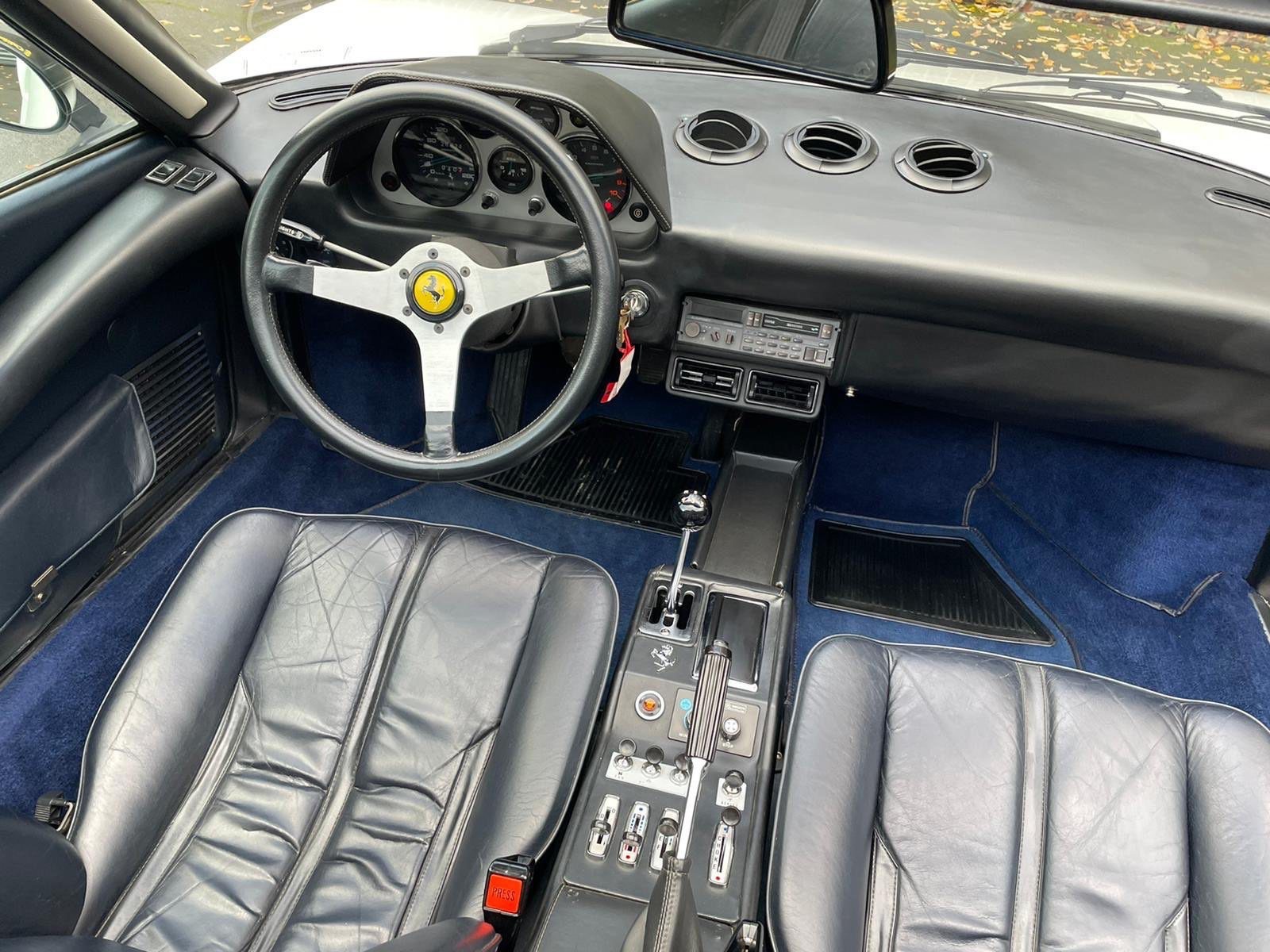 FERRARI GTS carburateurs premiere main chassis 25539-image-6