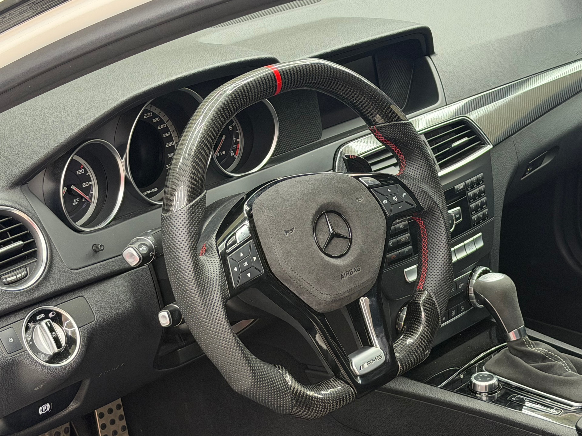 MERCEDES-BENZ C 63 Coupé AMG Speedshift MCT *CH AUTO*-image-10