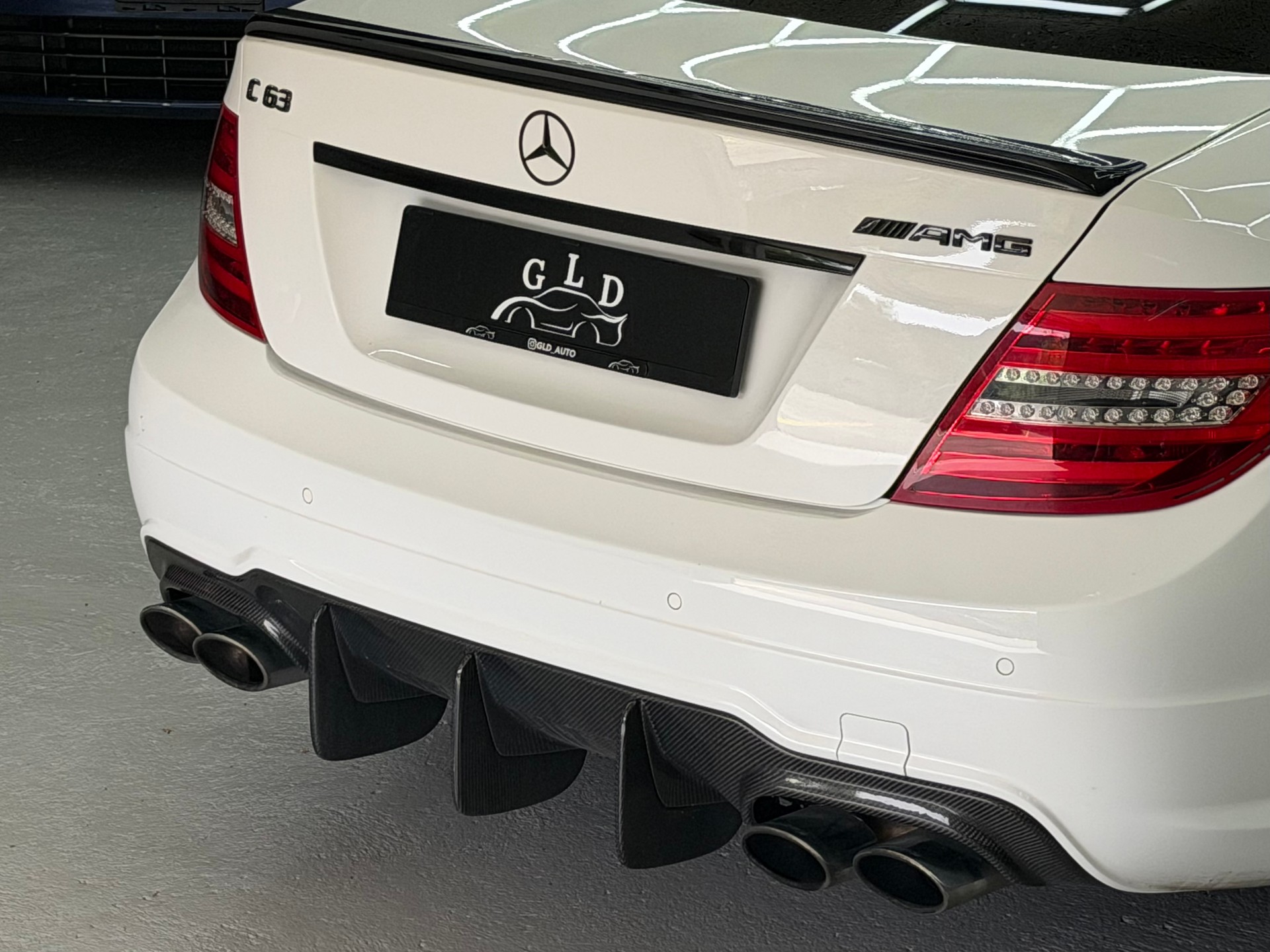 MERCEDES-BENZ C 63 Coupé AMG Speedshift MCT *CH AUTO*-image-8