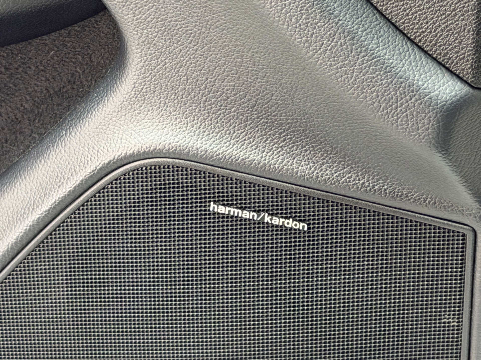 MERCEDES-BENZ C 63 Coupé AMG Speedshift MCT *CH AUTO*-image-13