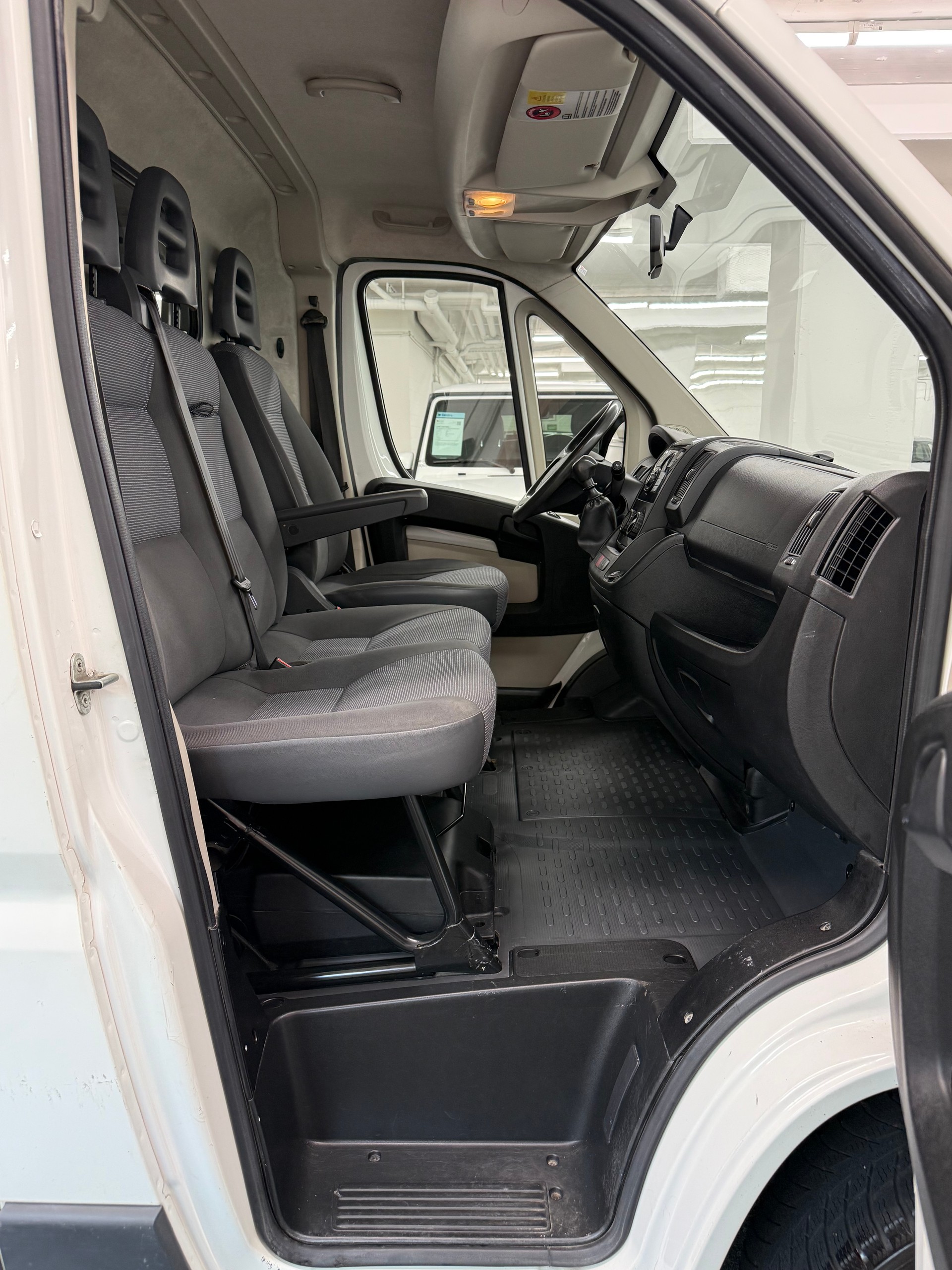 PEUGEOT Boxer 2.2 HDI 330 L1H1-image-6