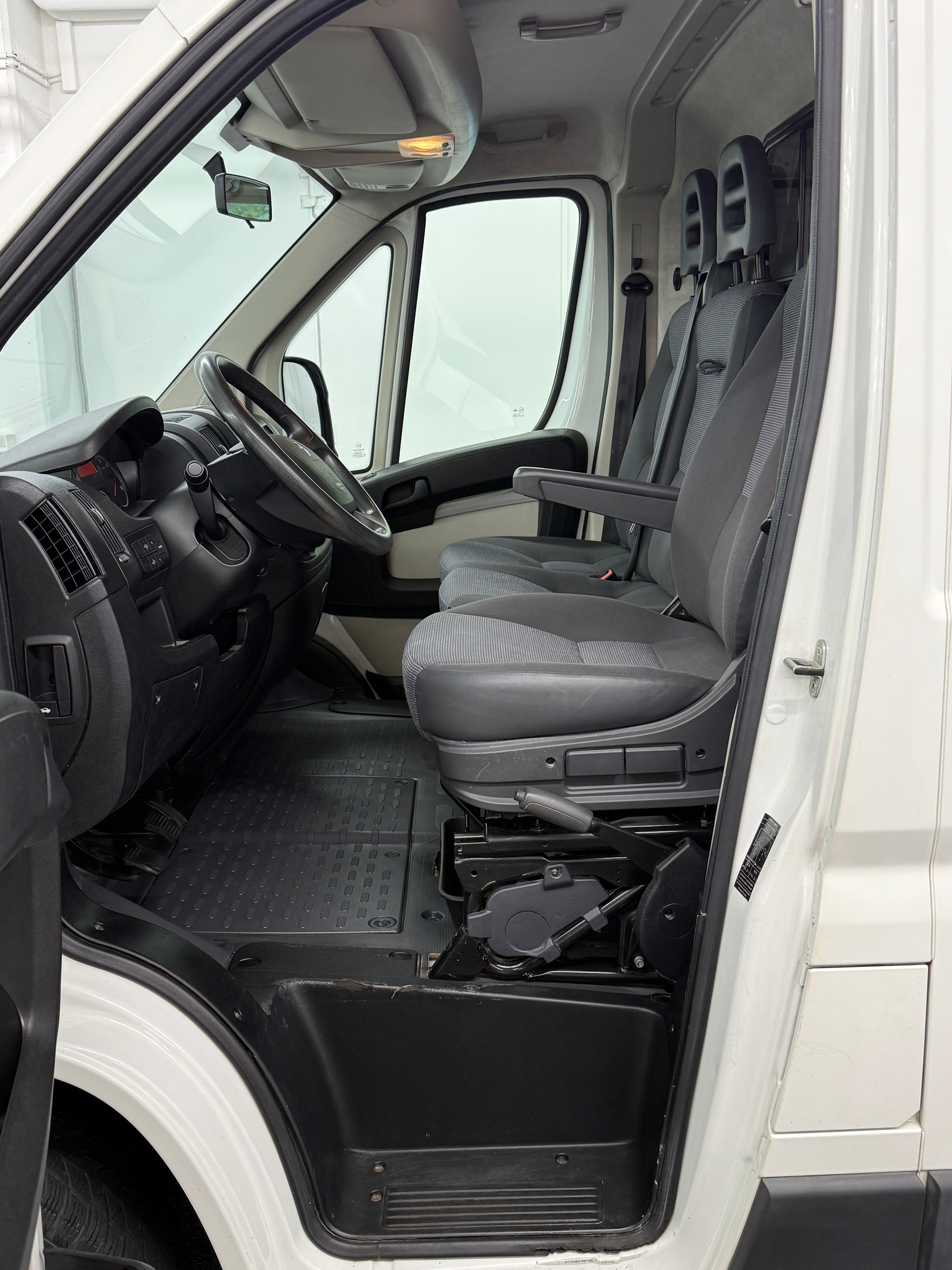 PEUGEOT Boxer 2.2 HDI 330 L1H1-image-7