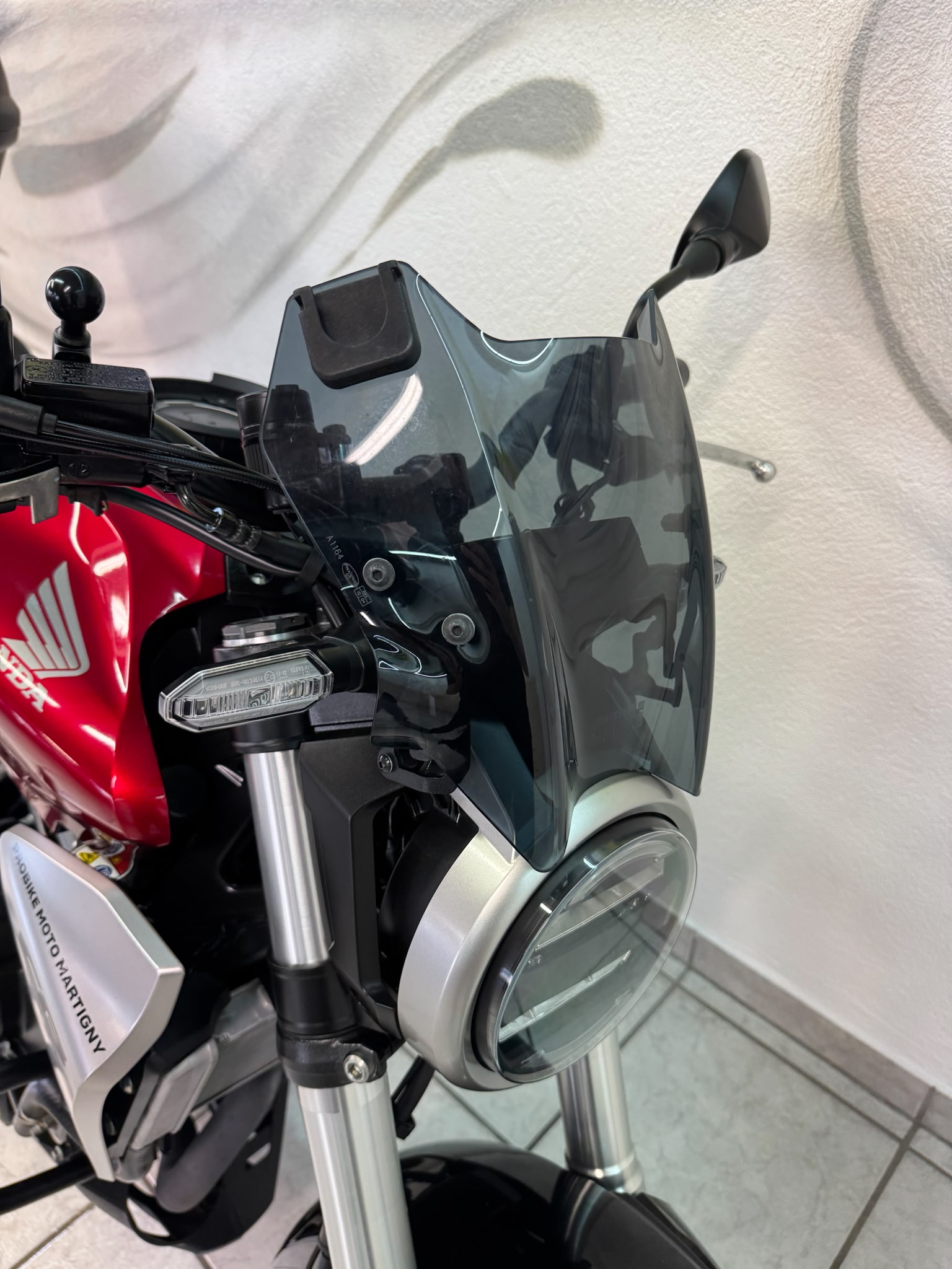 HONDA CB 300 R-image-6