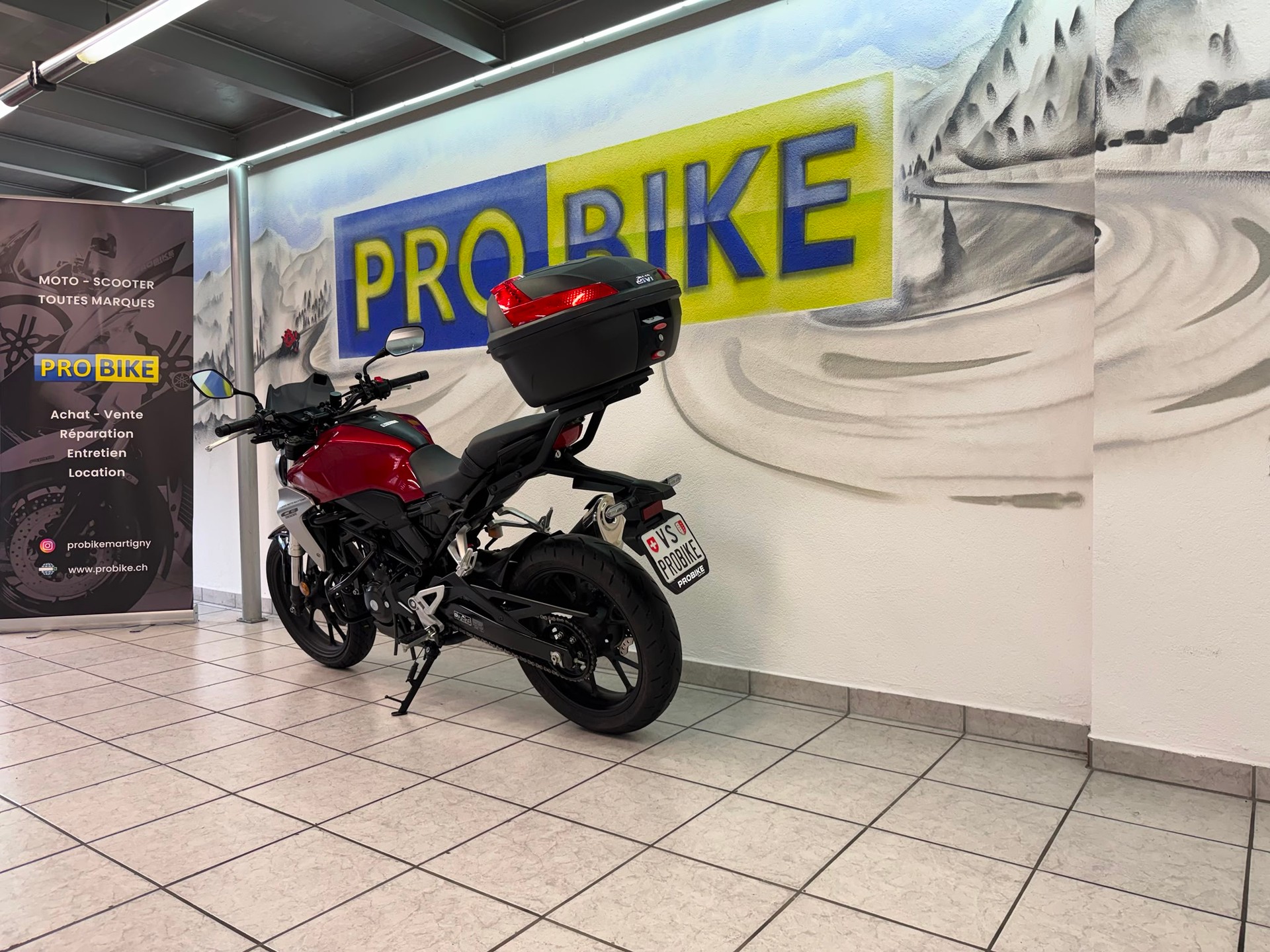HONDA CB 300 R-showroom-element-3