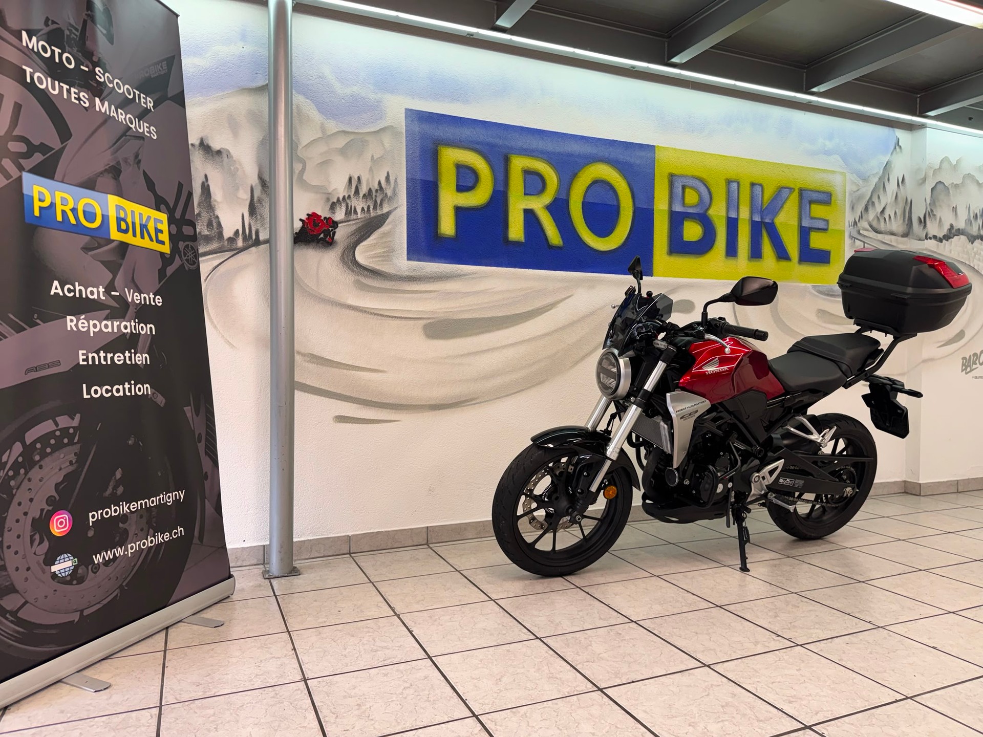 HONDA CB 300 R-image-5