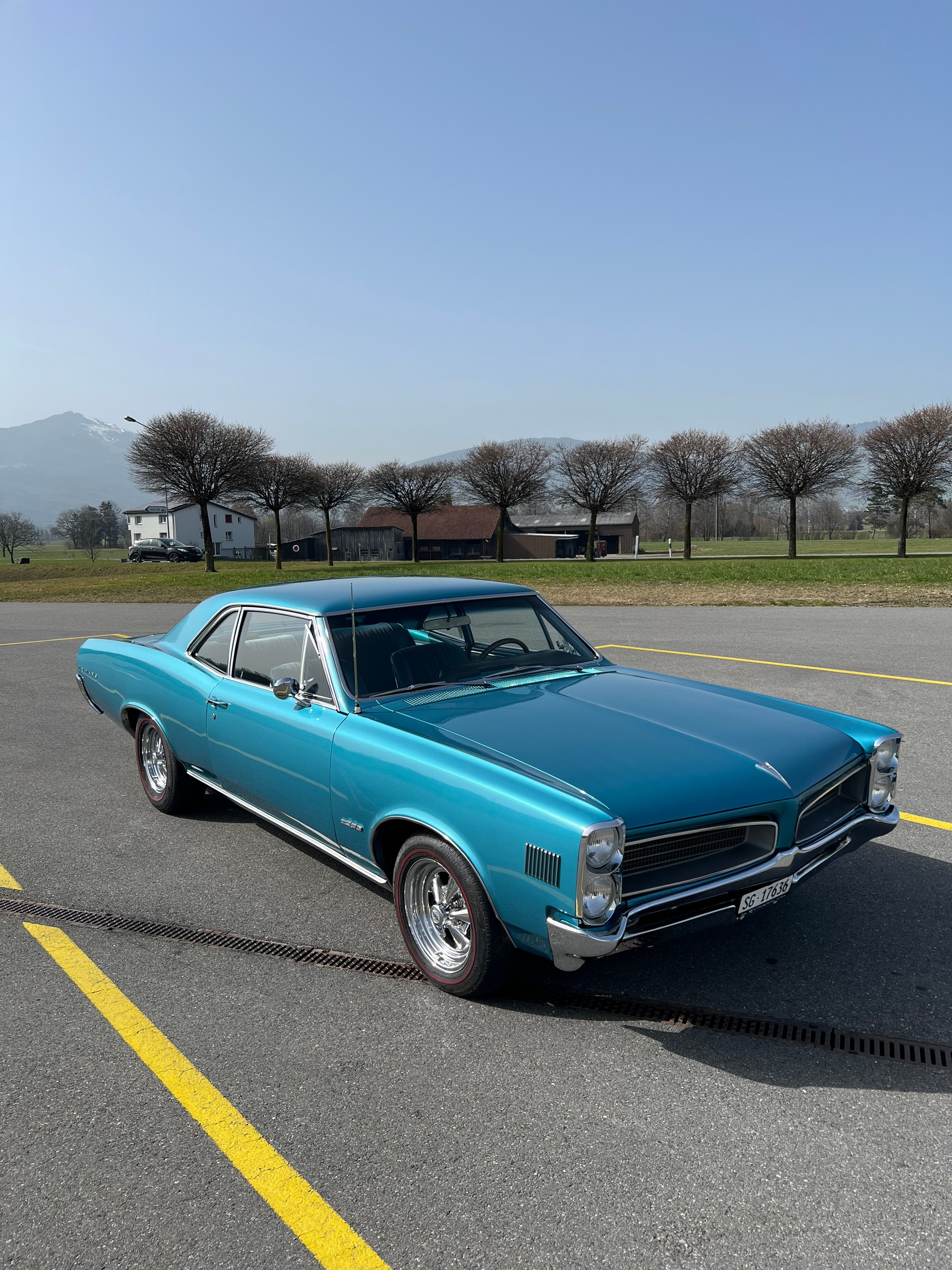 PONTIAC Le Mans
