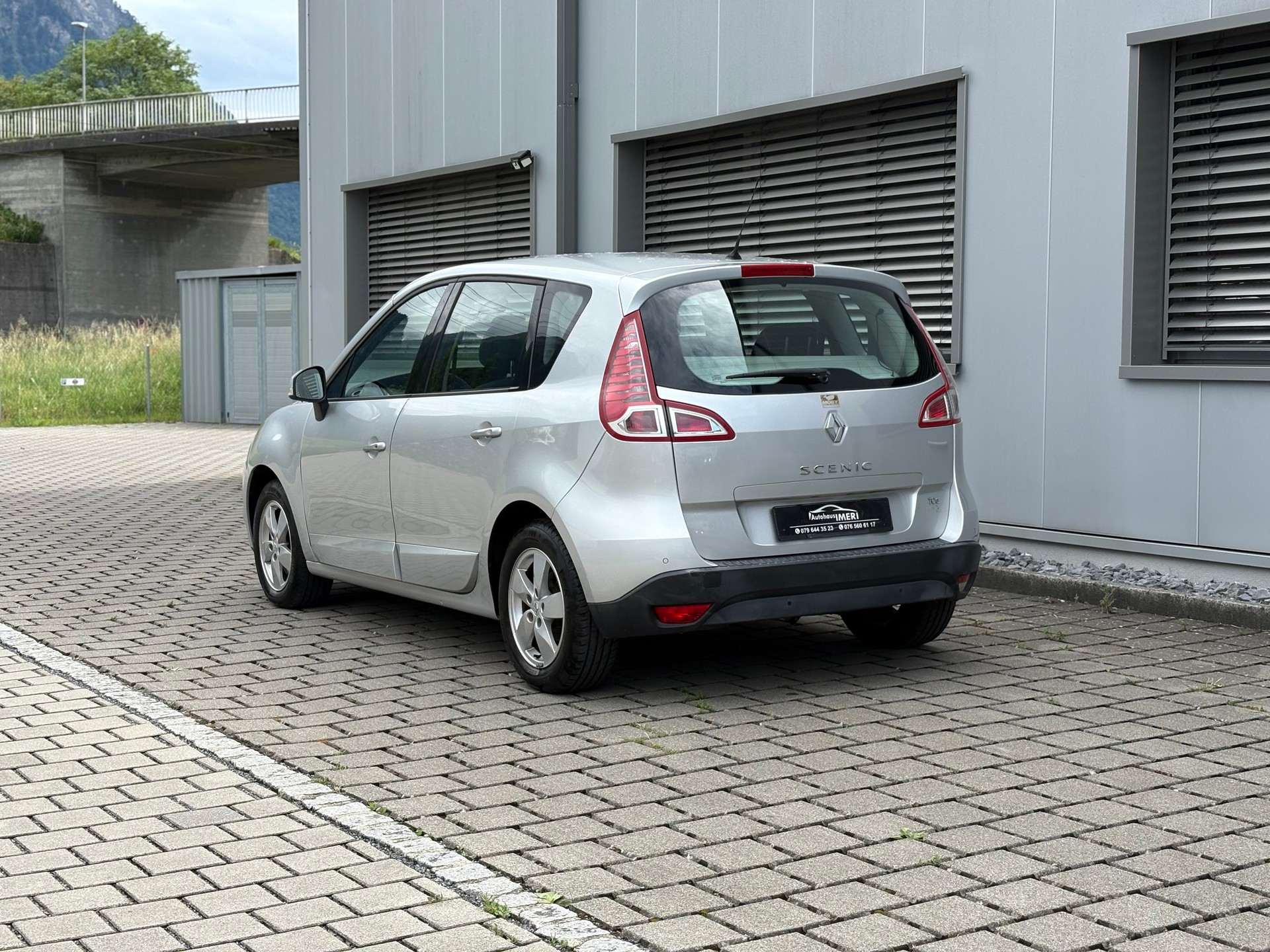 RENAULT Scénic 1.4 16V Turbo Privilège-image-6