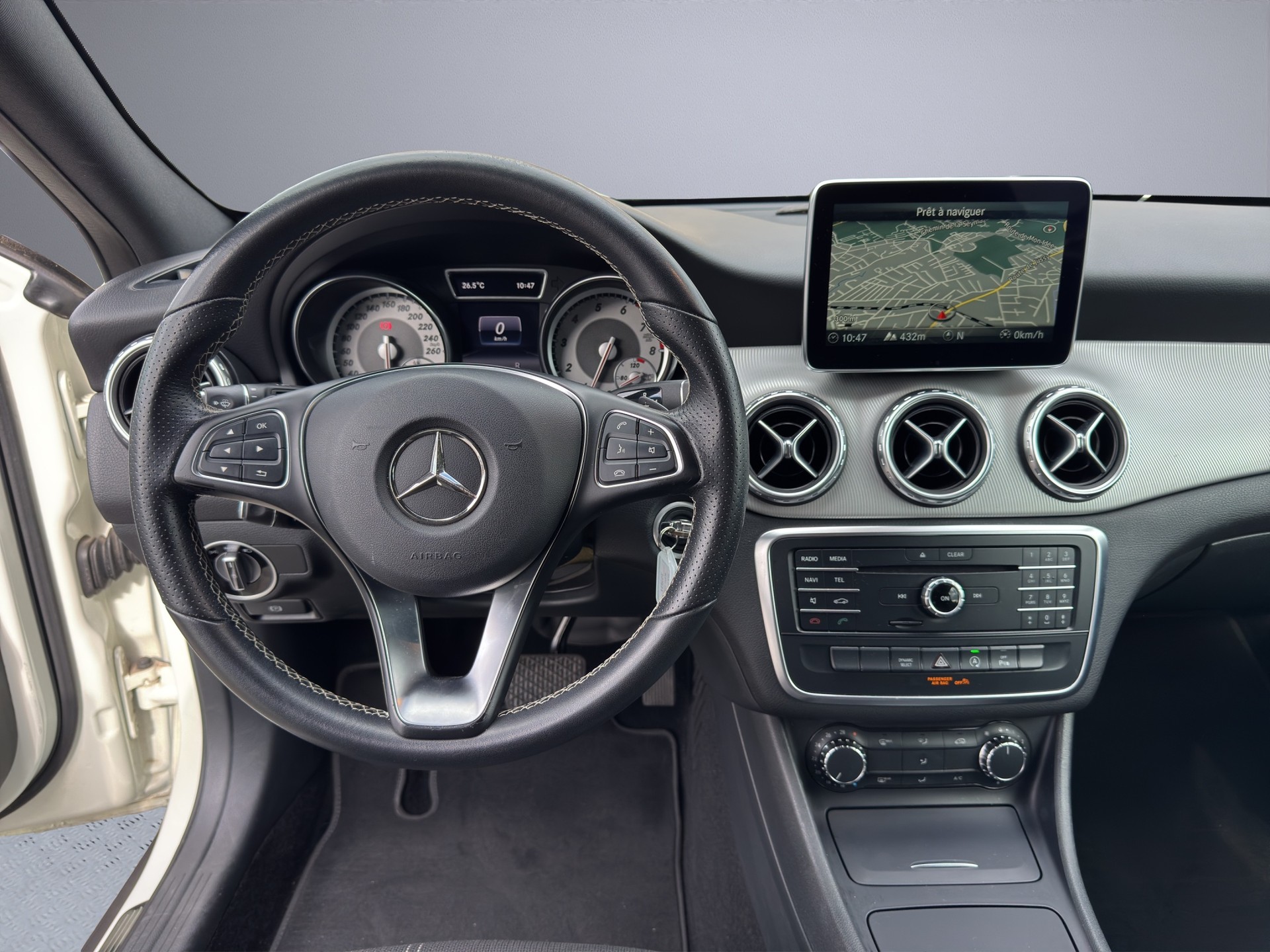 MERCEDES-BENZ GLA 200 Night Star 7G-DCT-image-11