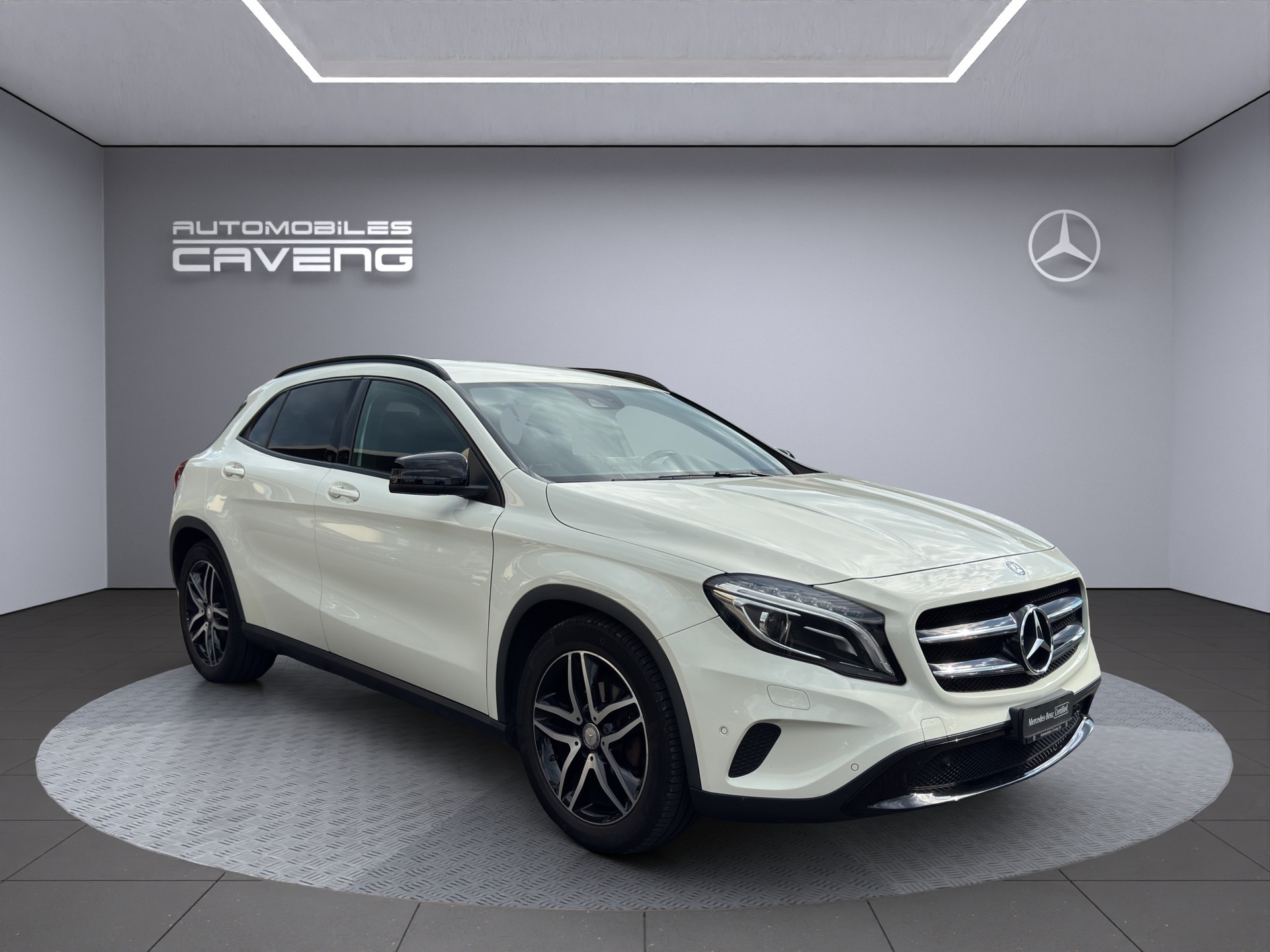 MERCEDES-BENZ GLA 200 Night Star 7G-DCT-image-6