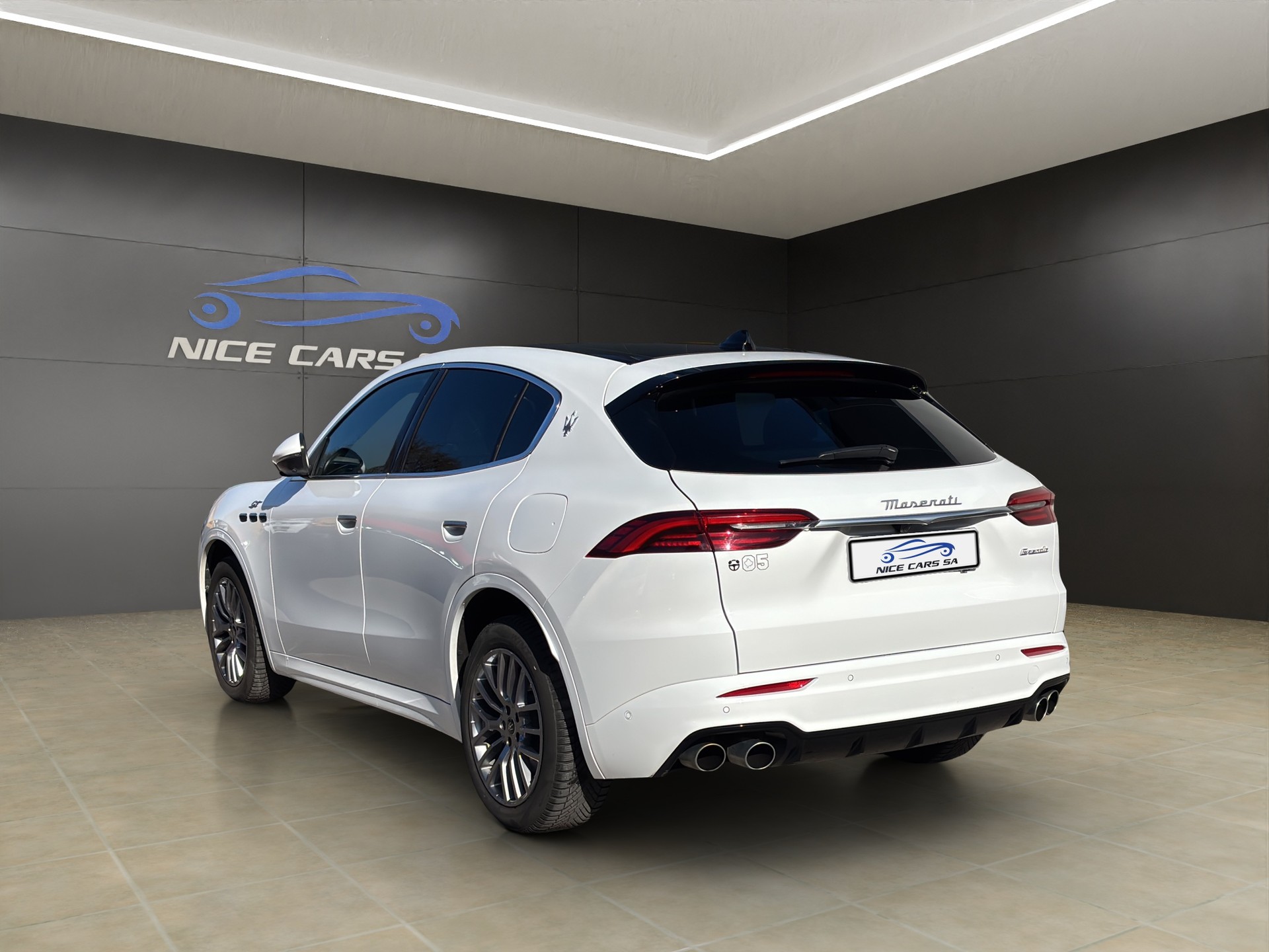 MASERATI Grecale 2.0 MHEV GT Hybrid Automatica-showroom-element-2