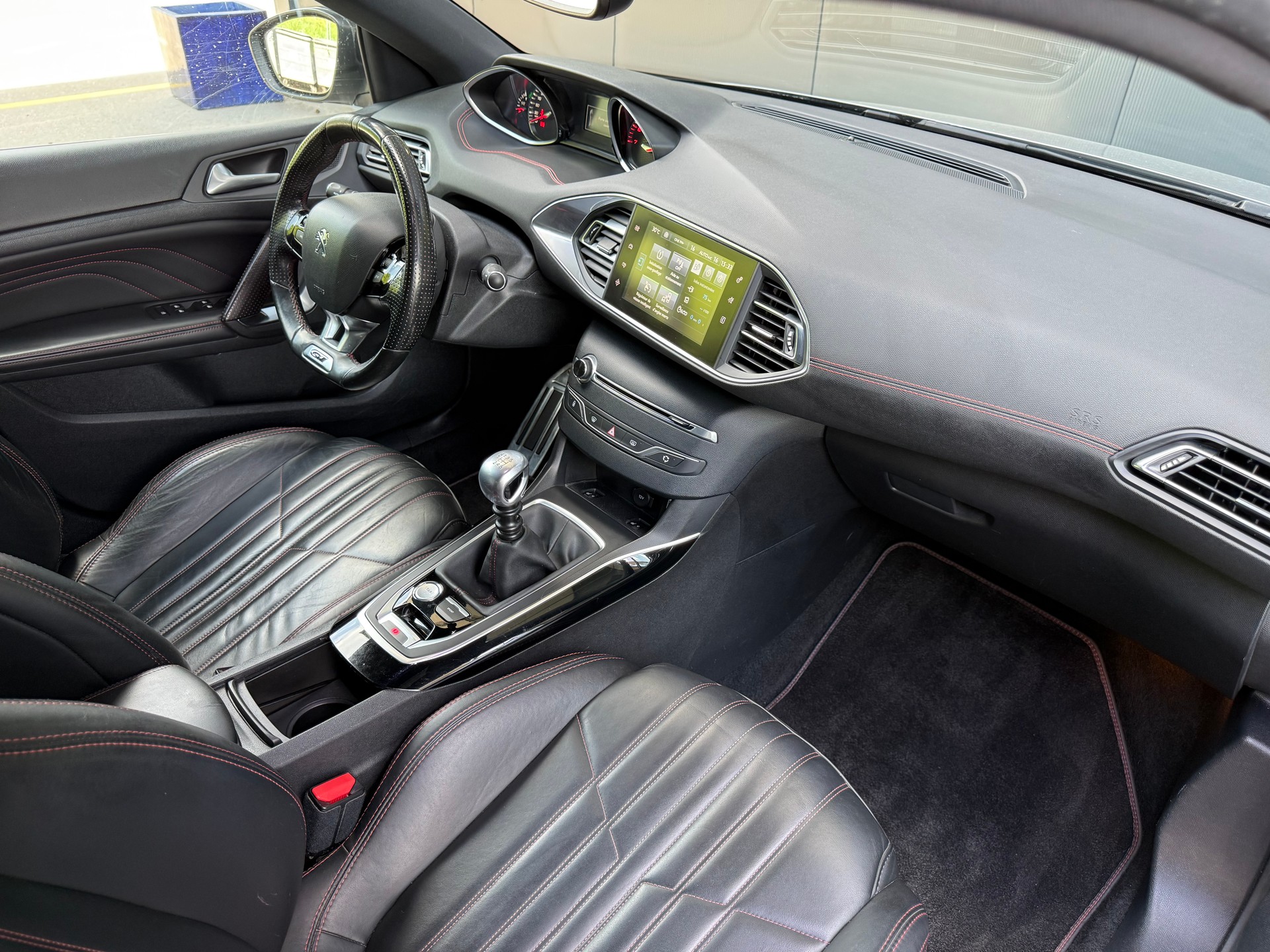 PEUGEOT 308 1.6 e-THP GT-image-12