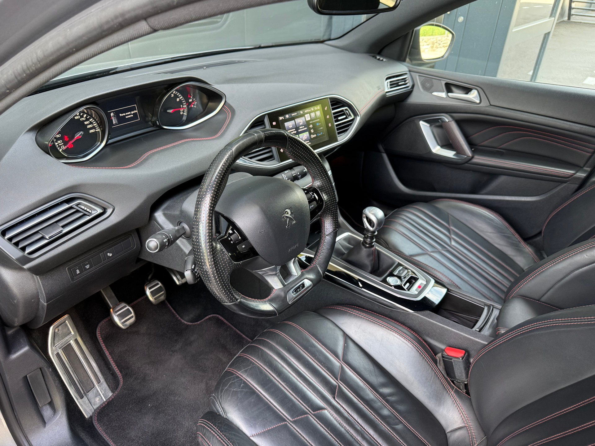 PEUGEOT 308 1.6 e-THP GT-image-6