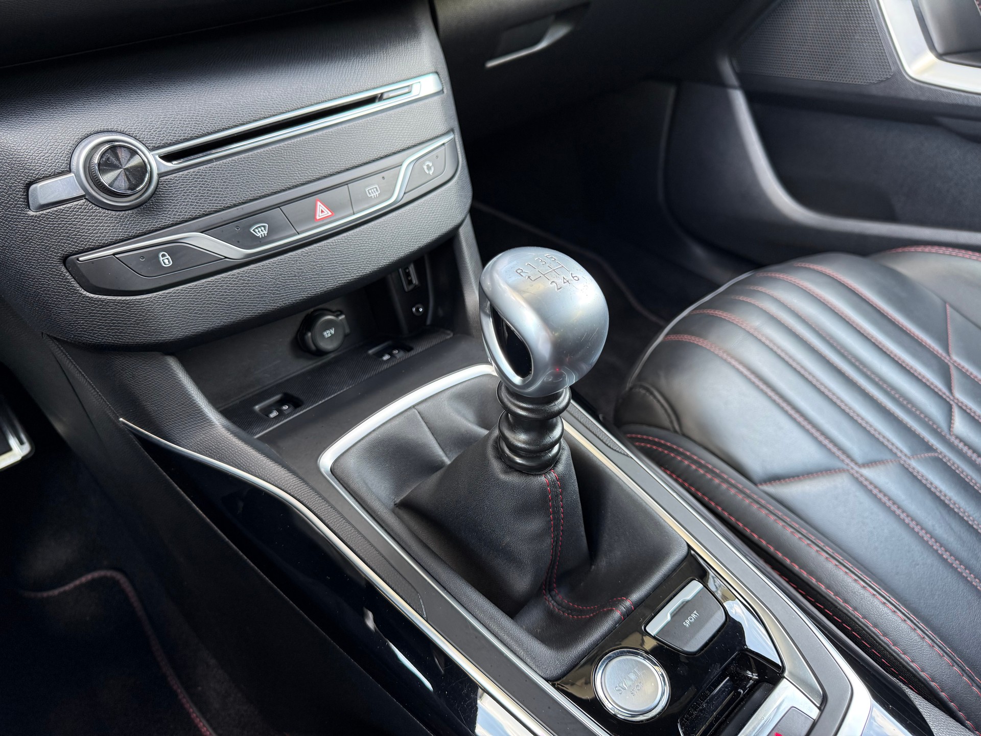 PEUGEOT 308 1.6 e-THP GT-image-15