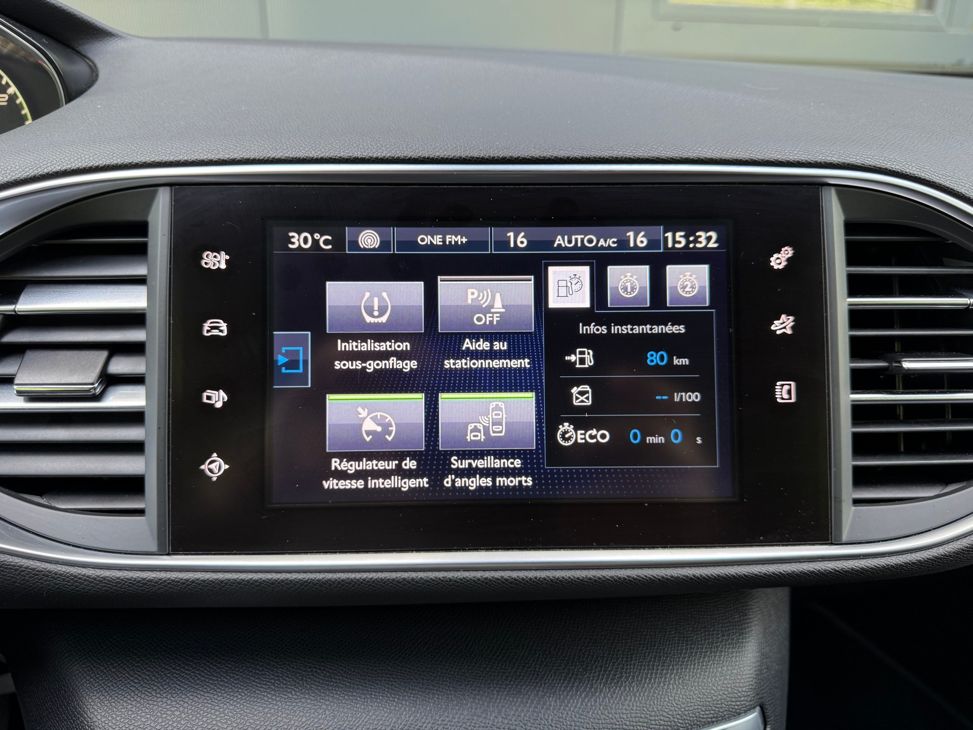 PEUGEOT 308 1.6 e-THP GT-image-8