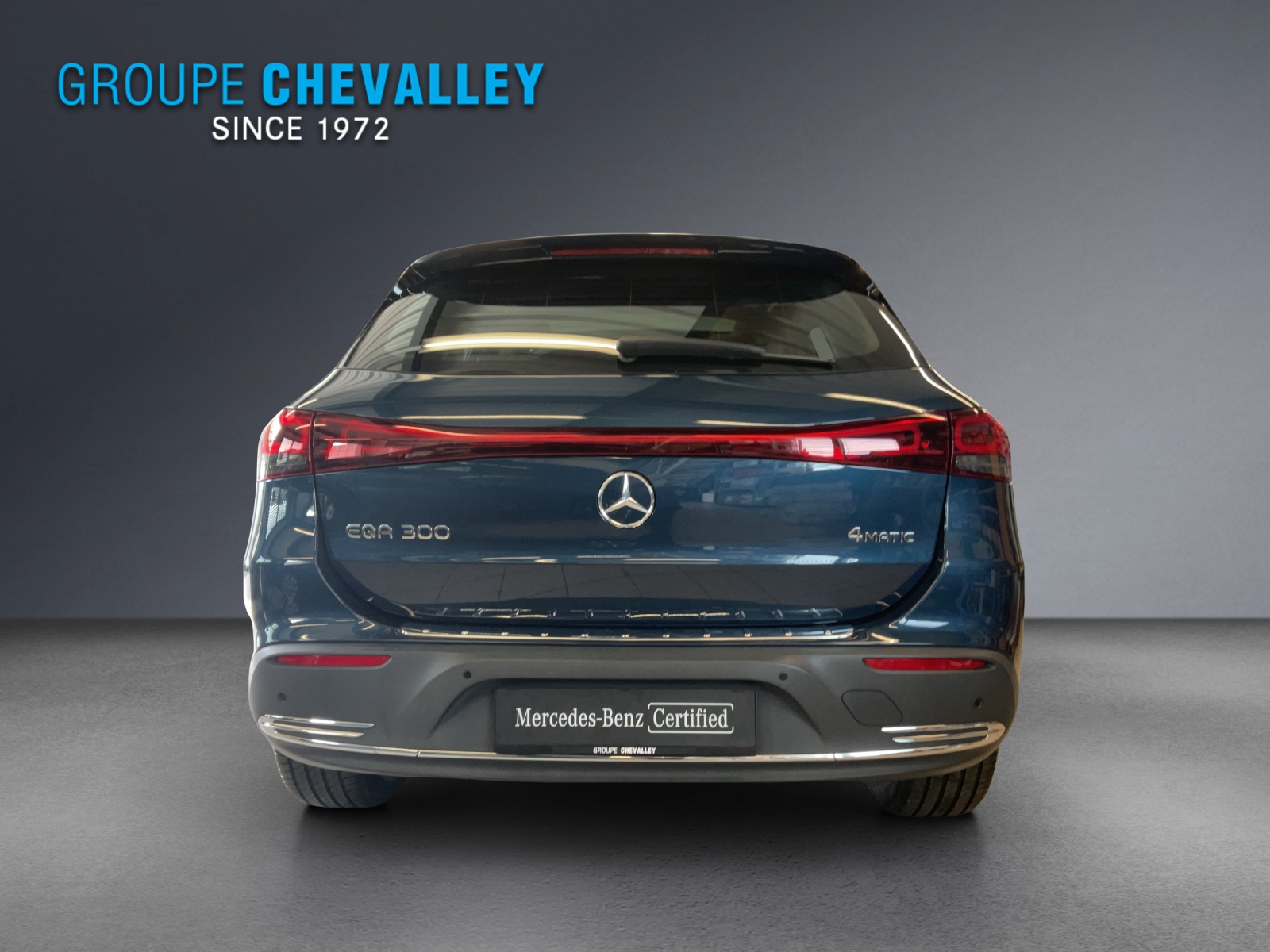 MERCEDES-BENZ EQA 300 4Matic-image-4