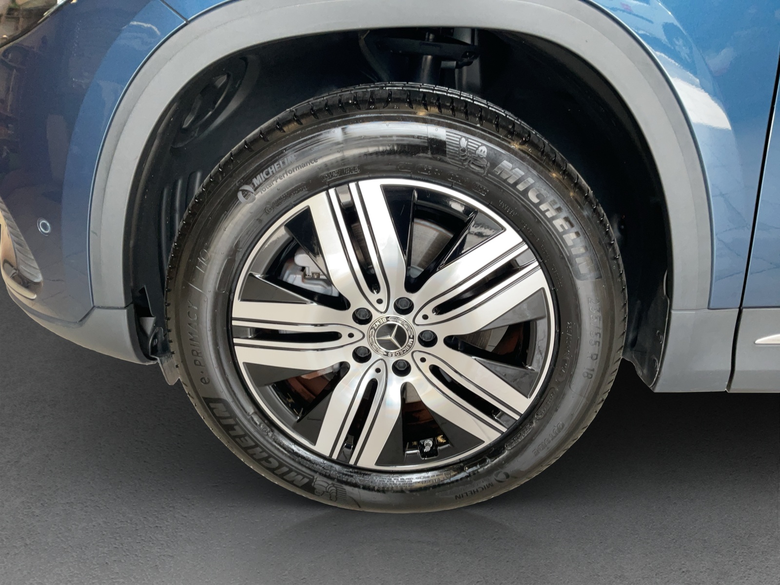 MERCEDES-BENZ EQA 300 4Matic-image-5