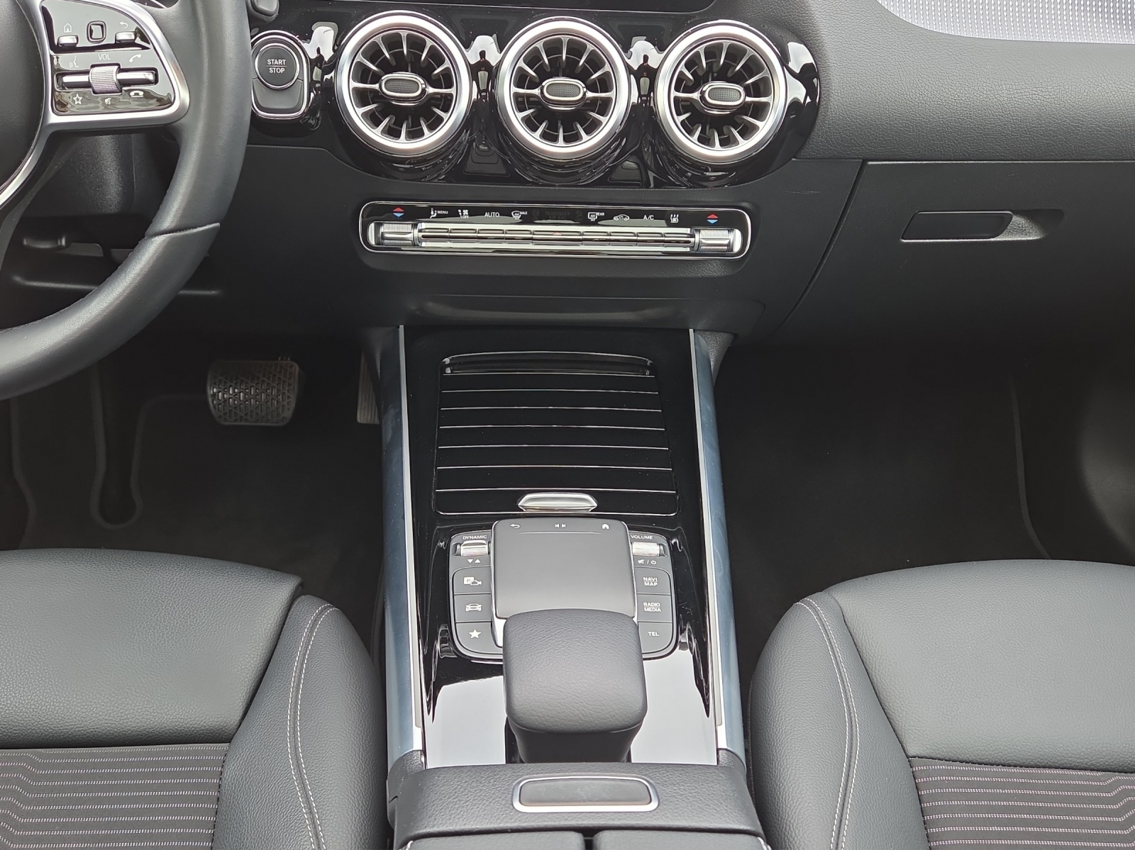 MERCEDES-BENZ EQA 300 4Matic-image-15