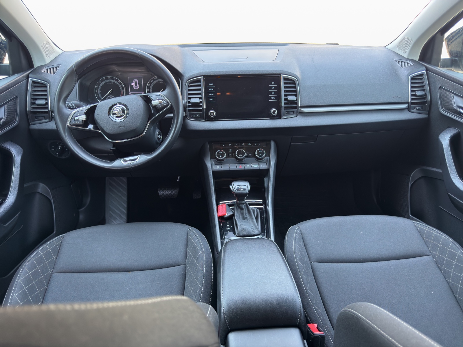 SKODA Karoq 2.0 TDI CR Ambition 4x4 DSG-image-12