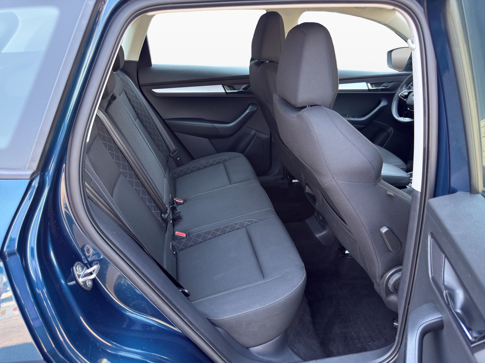 SKODA Karoq 2.0 TDI CR Ambition 4x4 DSG-image-18