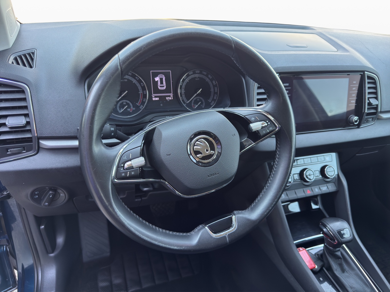 SKODA Karoq 2.0 TDI CR Ambition 4x4 DSG-image-11
