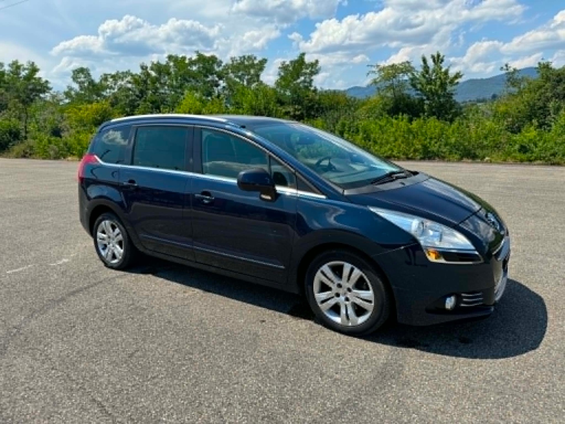 PEUGEOT 5008 2.0 HDI Sport