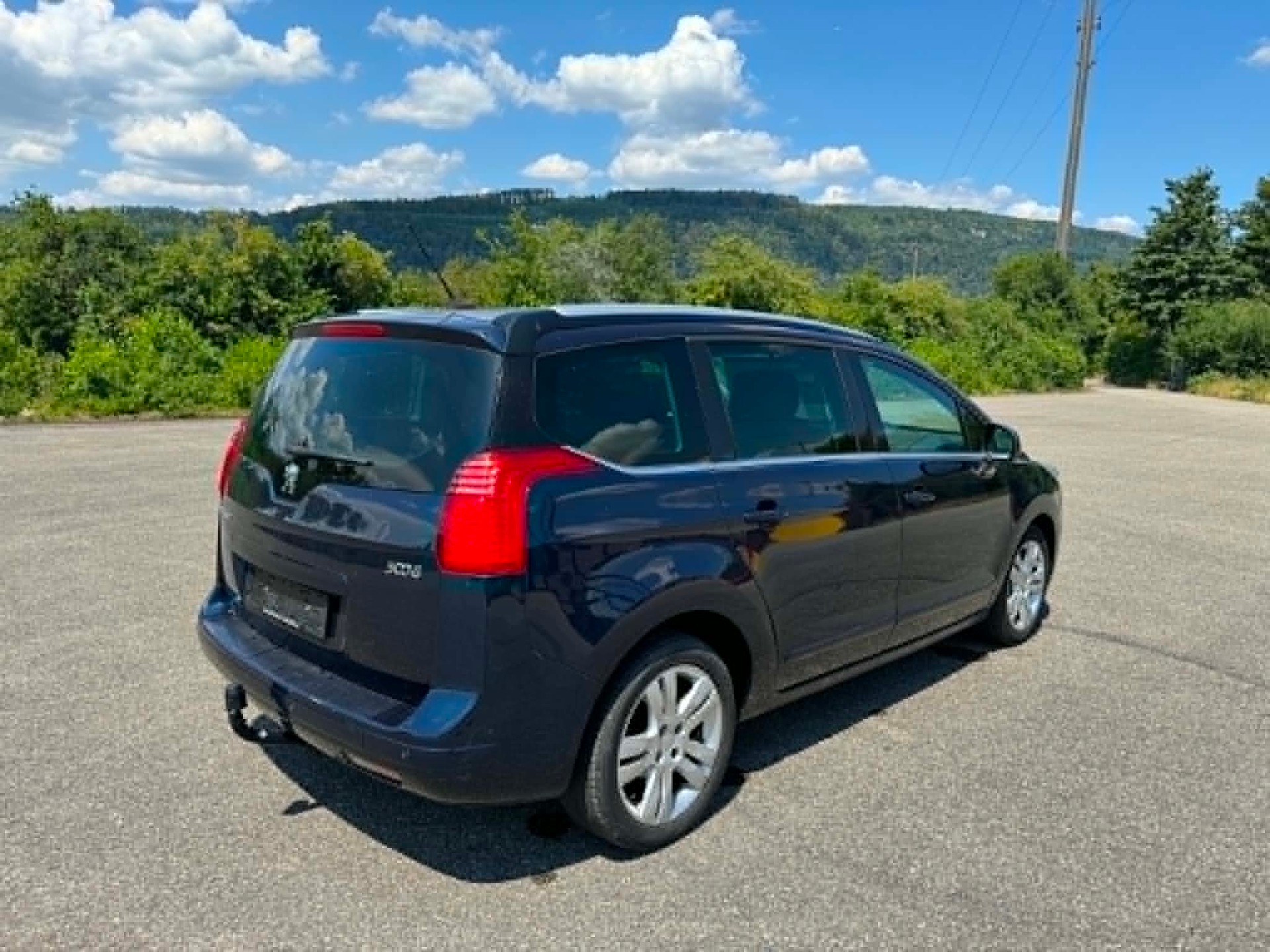 PEUGEOT 5008 2.0 HDI Sport-image-4