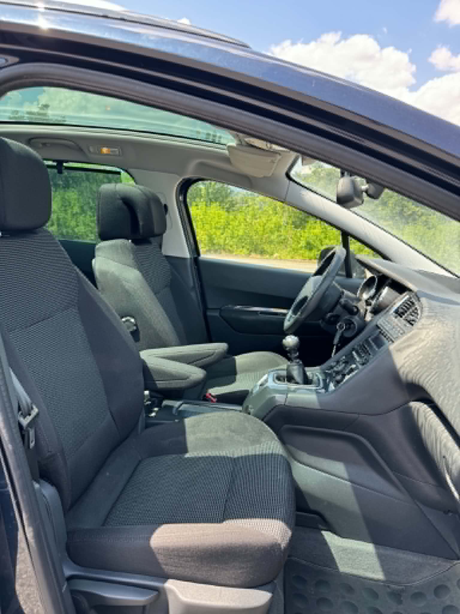 PEUGEOT 5008 2.0 HDI Sport-image-13