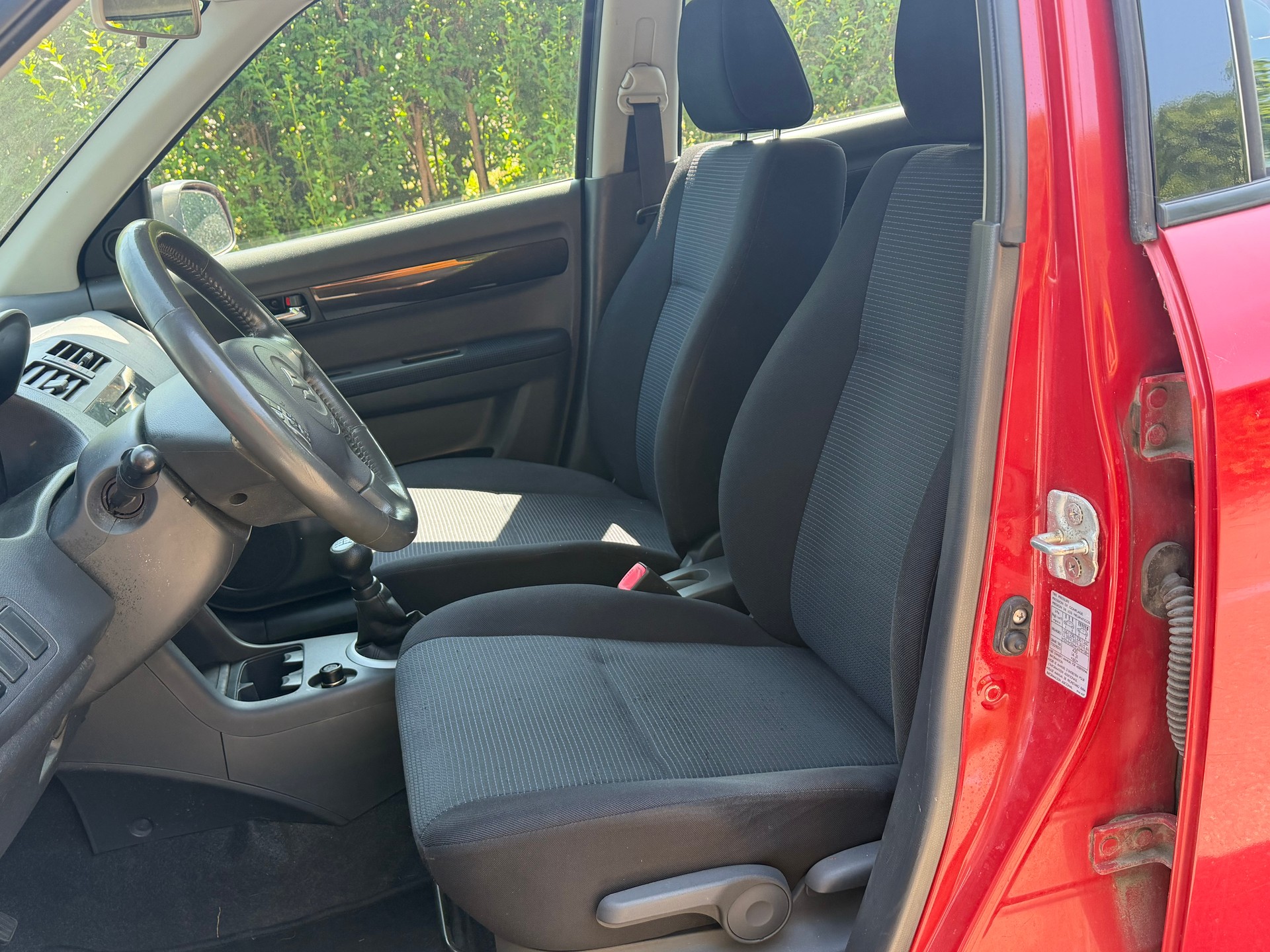 SUZUKI Swift 1.3i 16V GL Top 4x4-image-8