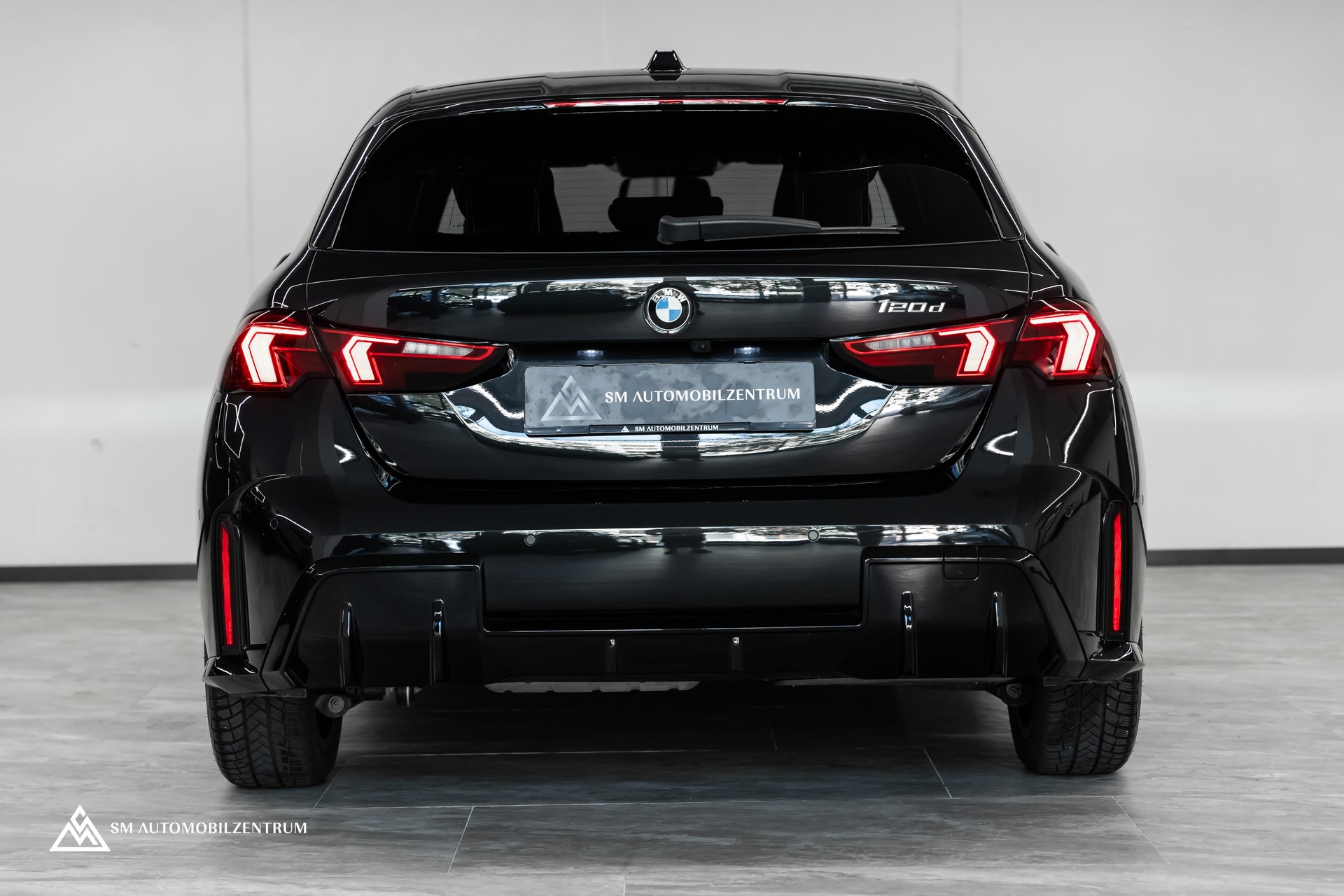 BMW 120d M Sport / Head-Up / el. Sitze mit Memory / 360° / Iconic Glow-image-9
