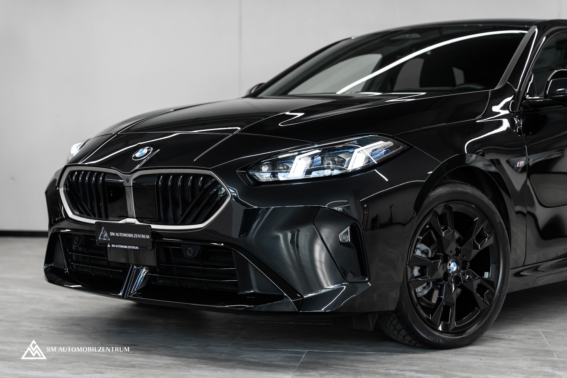 BMW 120d M Sport / Head-Up / el. Sitze mit Memory / 360° / Iconic Glow-image-4