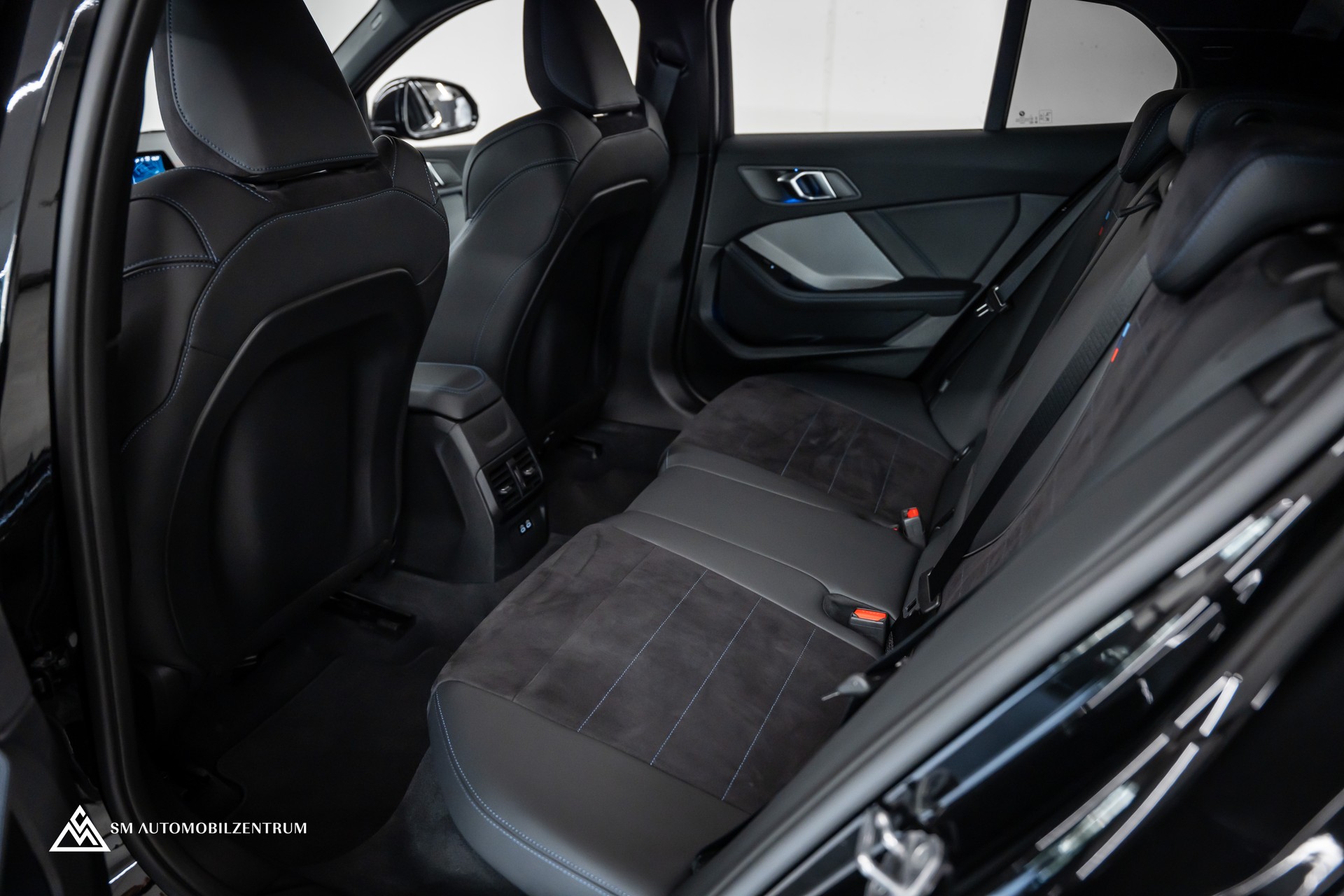 BMW 120d M Sport / Head-Up / el. Sitze mit Memory / 360° / Iconic Glow-image-14