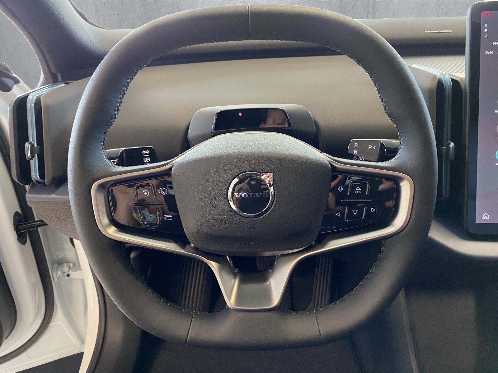 VOLVO EX30 Cross Country E60 69kWh Twin Performance AWD-image-11
