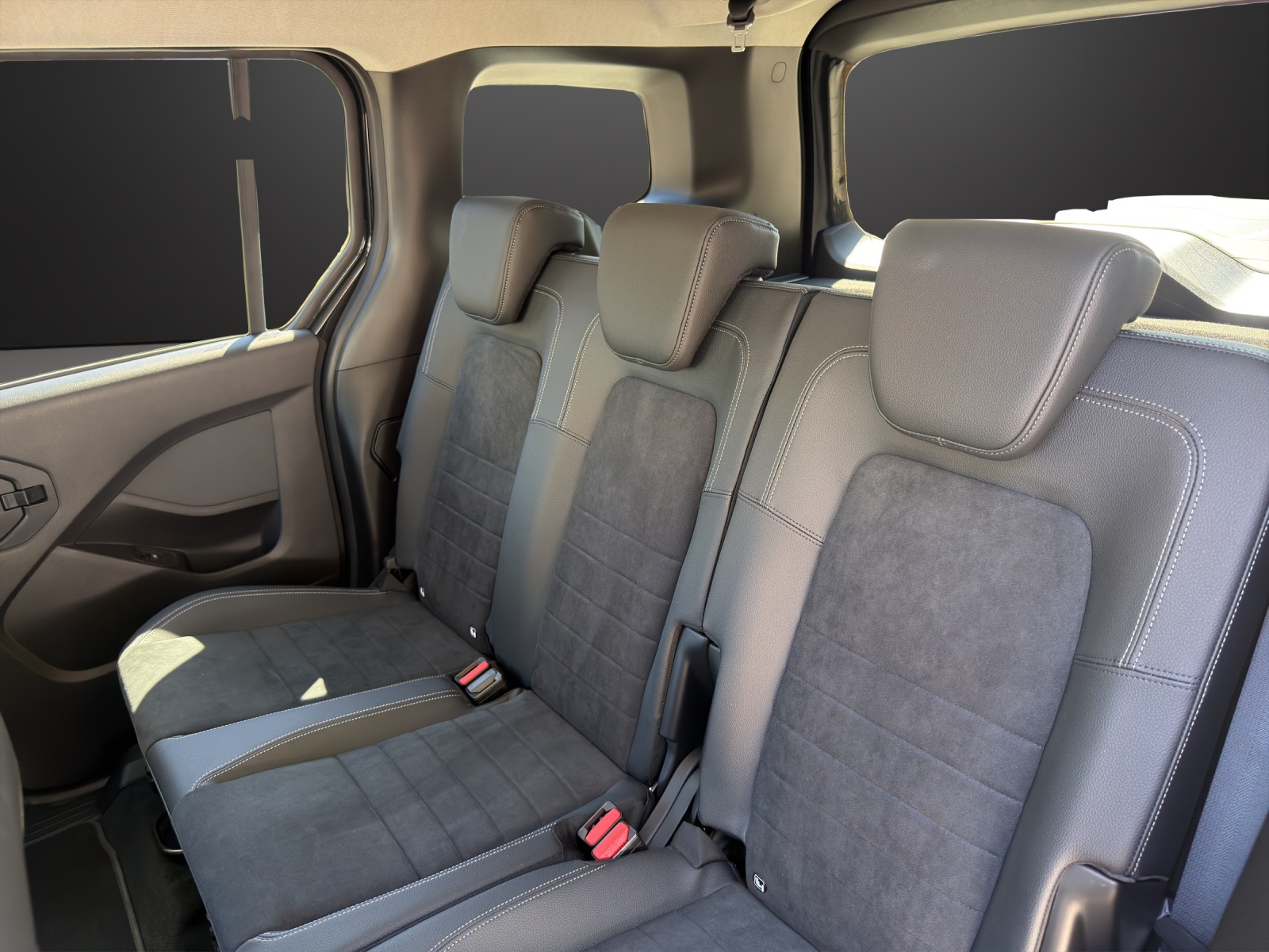 MERCEDES-BENZ EQT 45kWh Premium-image-8