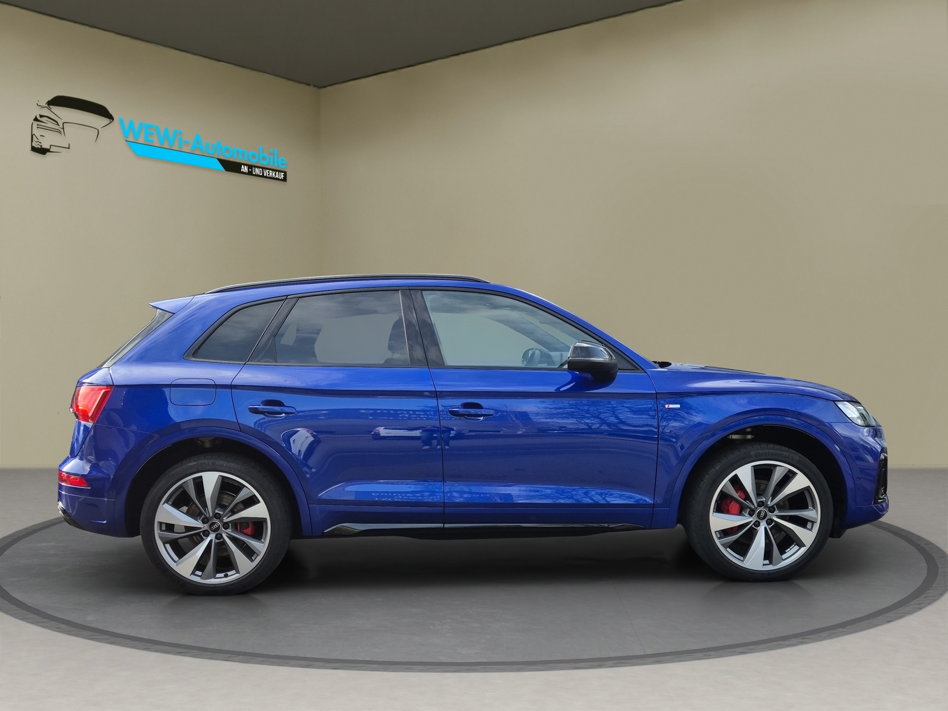 AUDI Q5 55 TFSI e PHEV S line quattro S-tronic-showroom-element-1