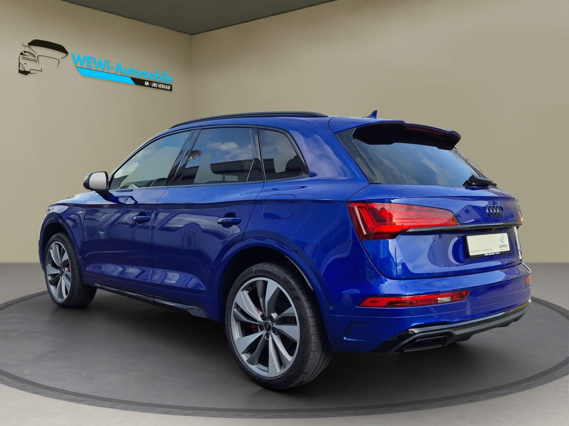 AUDI Q5 55 TFSI e PHEV S line quattro S-tronic-image-4