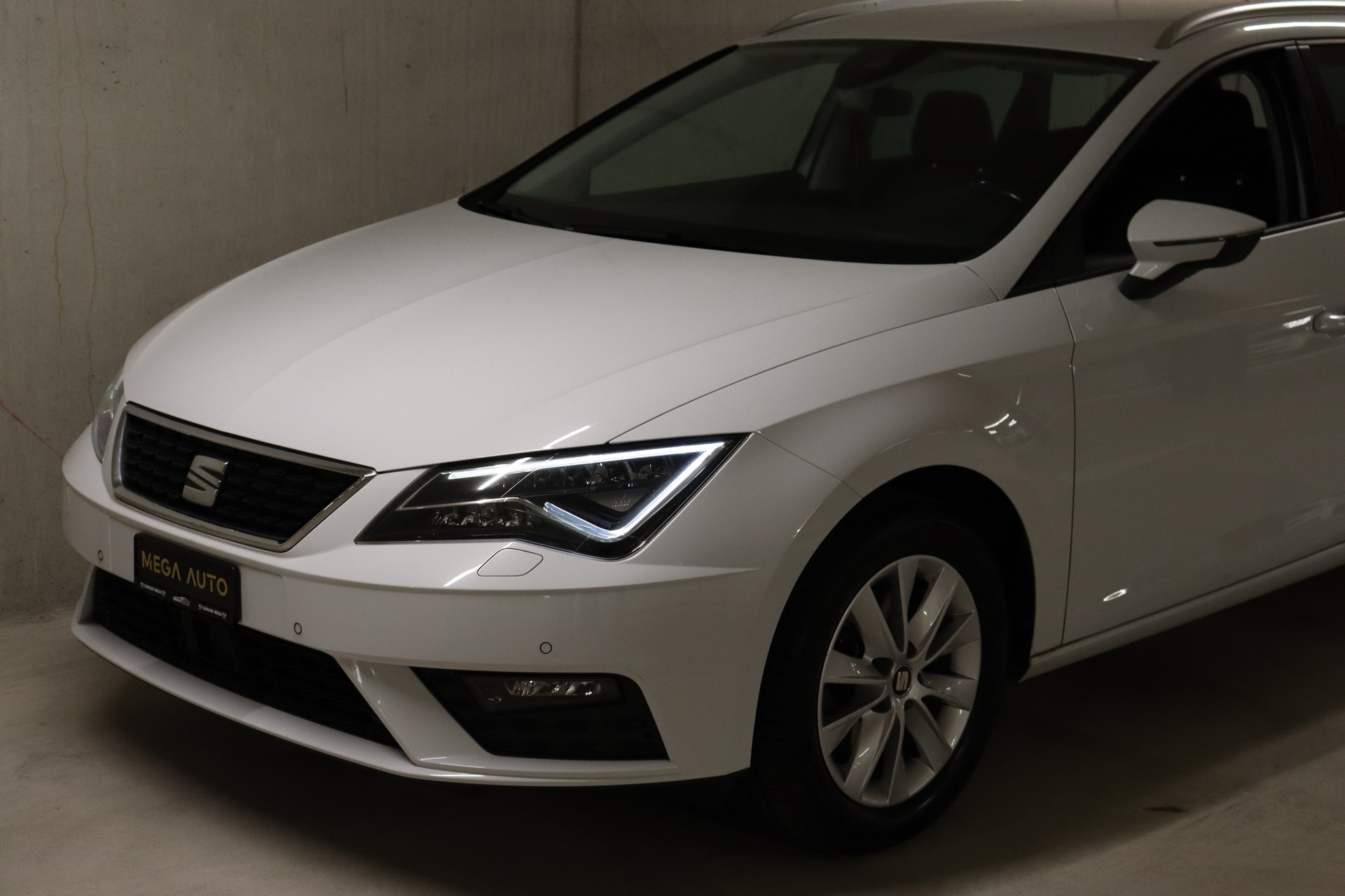 SEAT Leon ST 2.0 TDI CR Style DSG-showroom-element-1