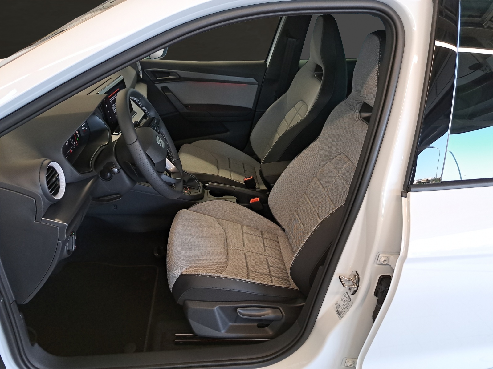 SEAT Arona 1.0 TSI Eco Move FR DSG-image-9