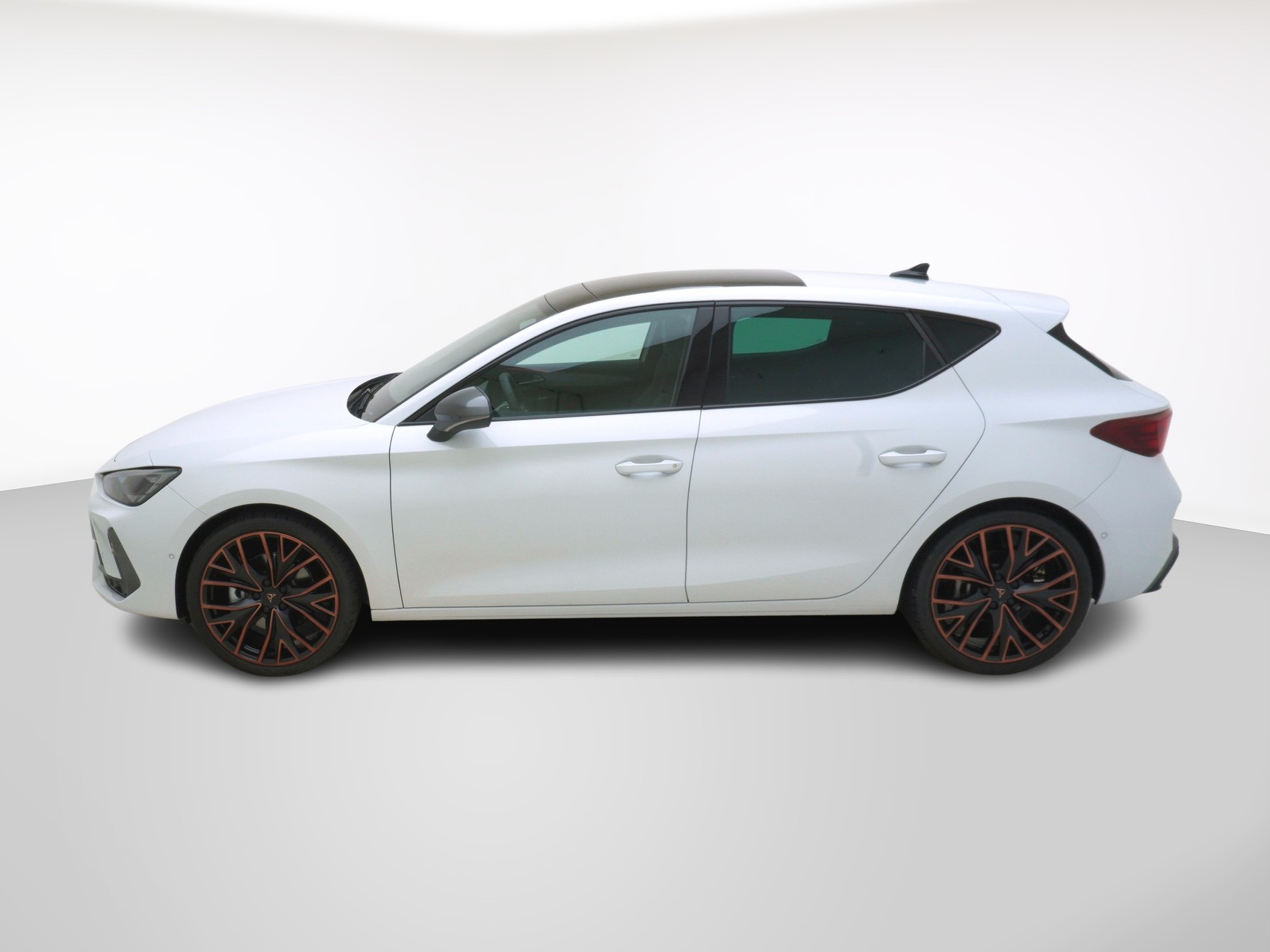 CUPRA Leon 1.5 eTSI DSG-showroom-element-1