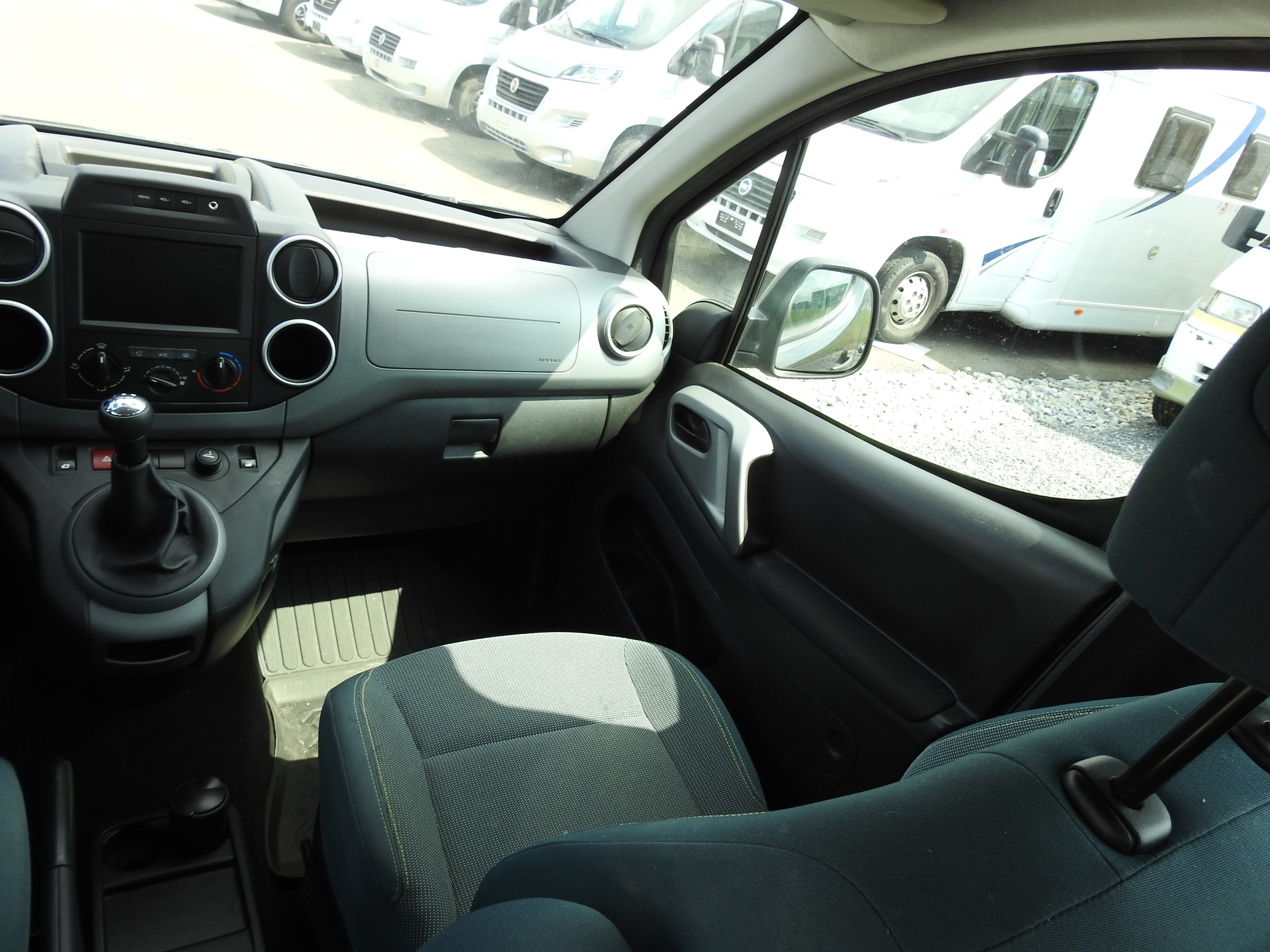 CITROEN Berlingo 1.2i Shine-image-18
