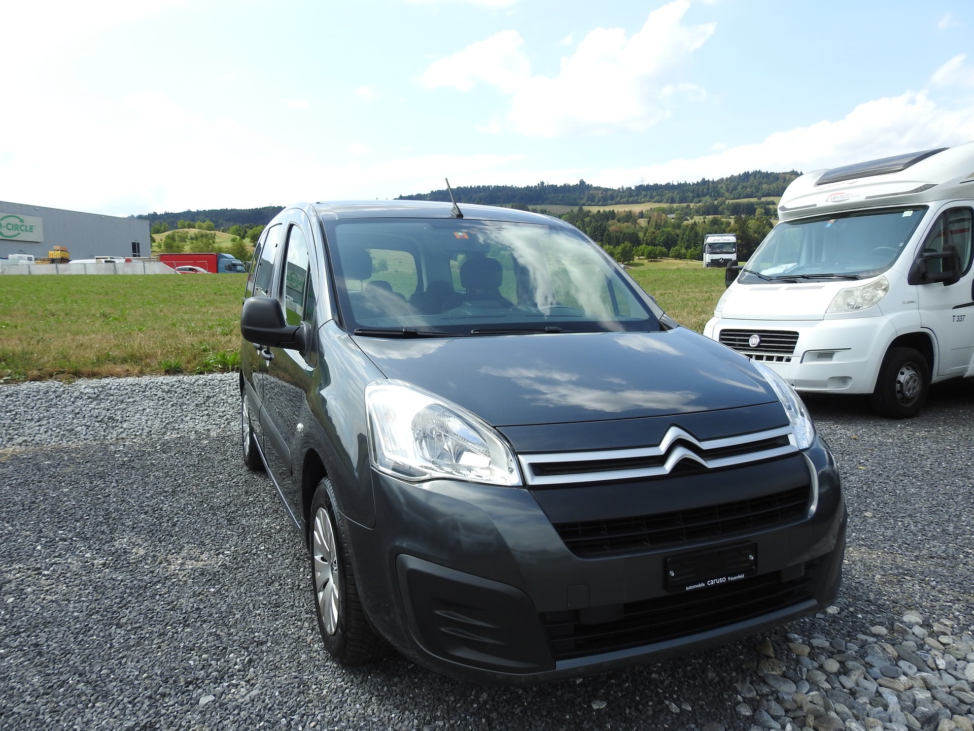 CITROEN Berlingo 1.2i Shine-image-8