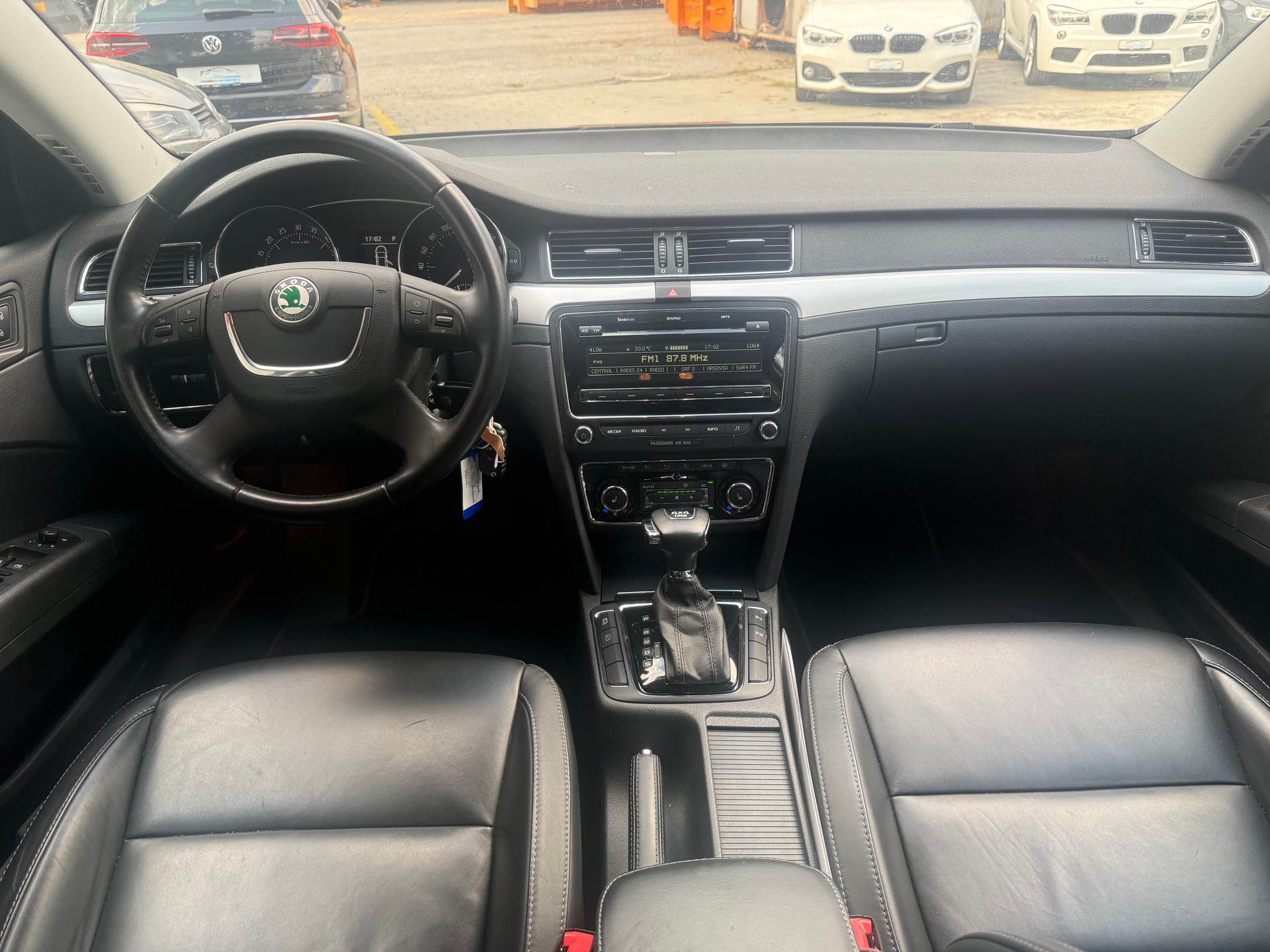 SKODA Superb Combi 2.0 TDi Elegance 4x4 DSG-image-11