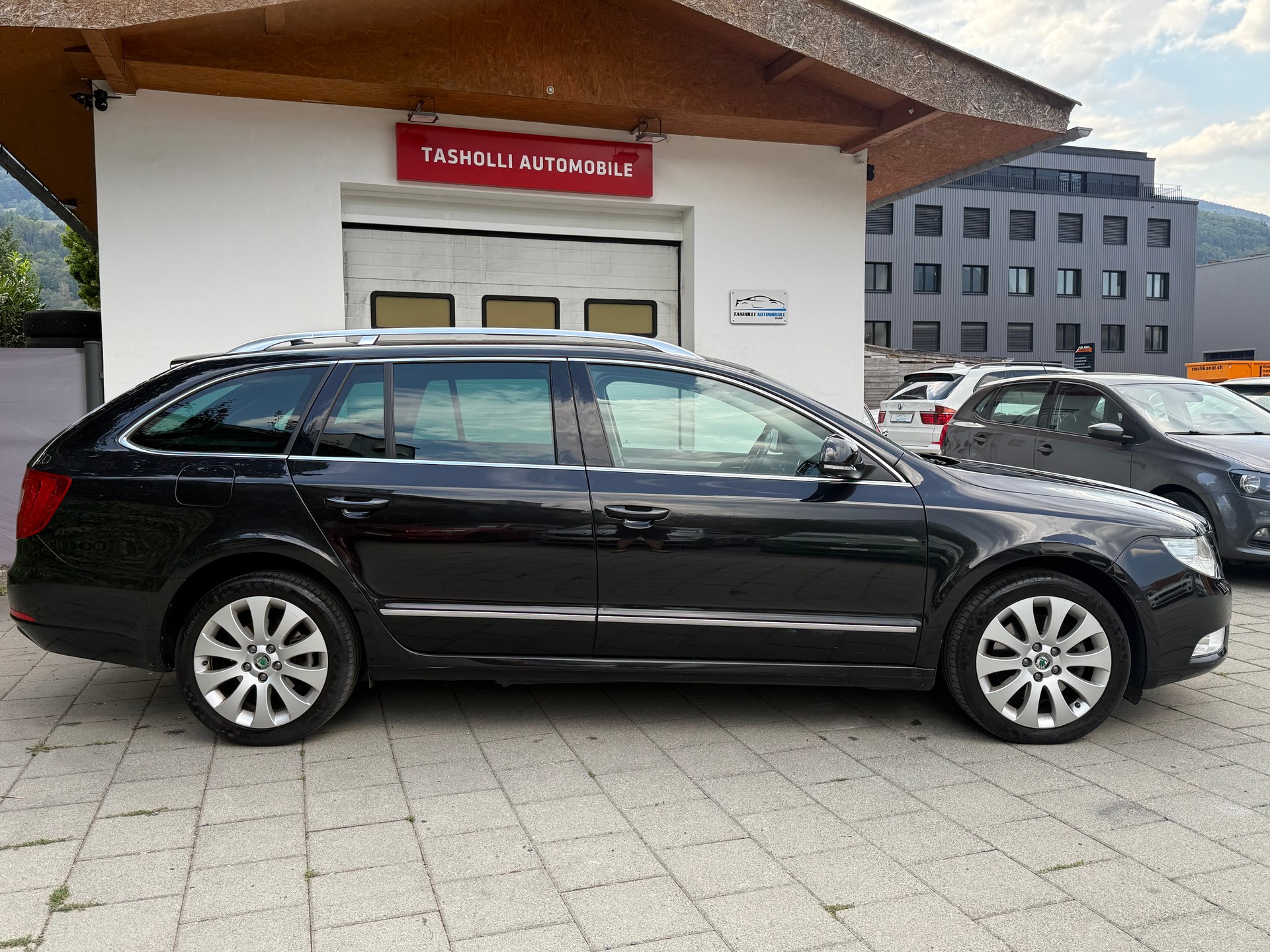 SKODA Superb Combi 2.0 TDi Elegance 4x4 DSG-image-7