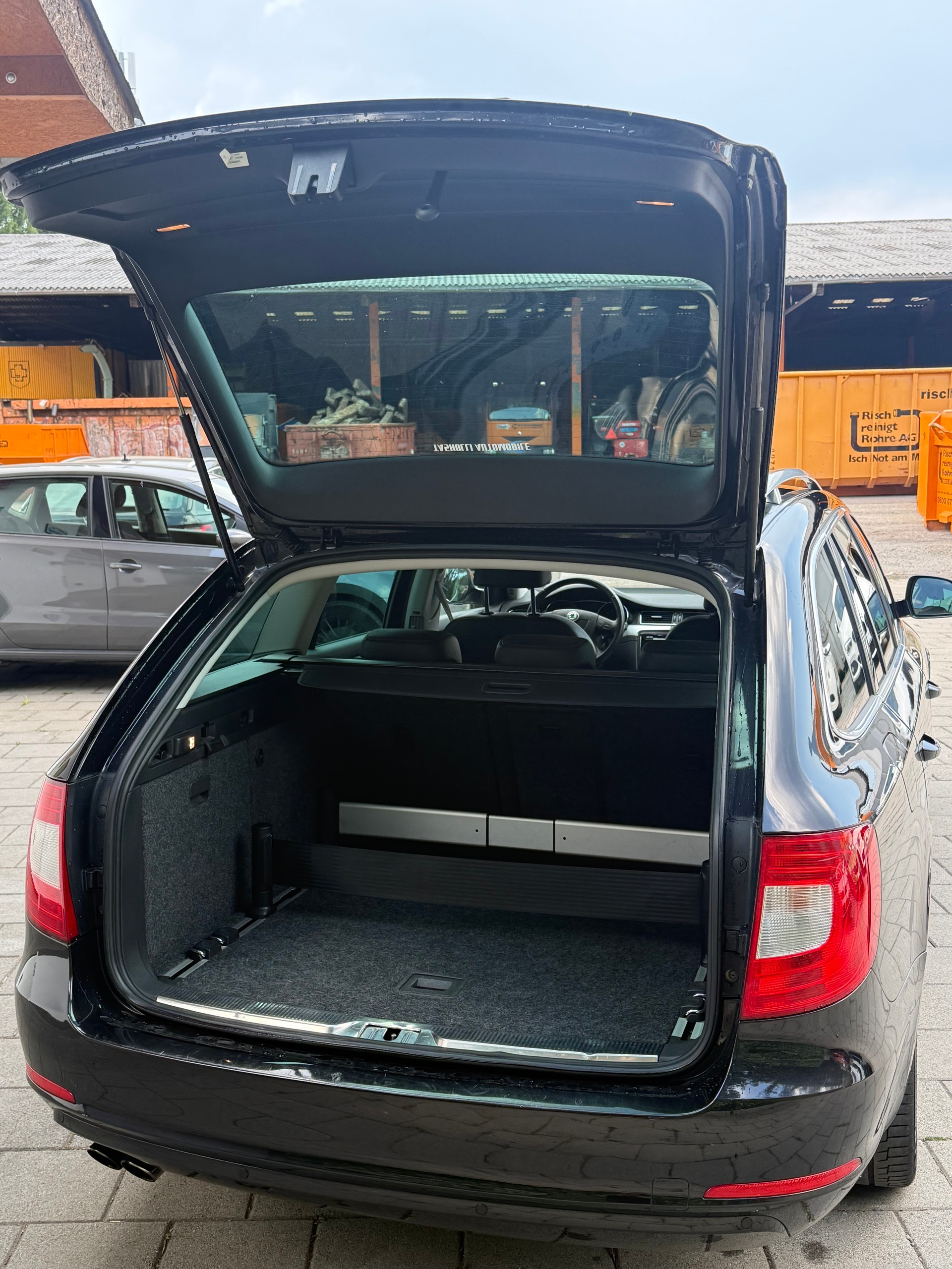 SKODA Superb Combi 2.0 TDi Elegance 4x4 DSG-image-5