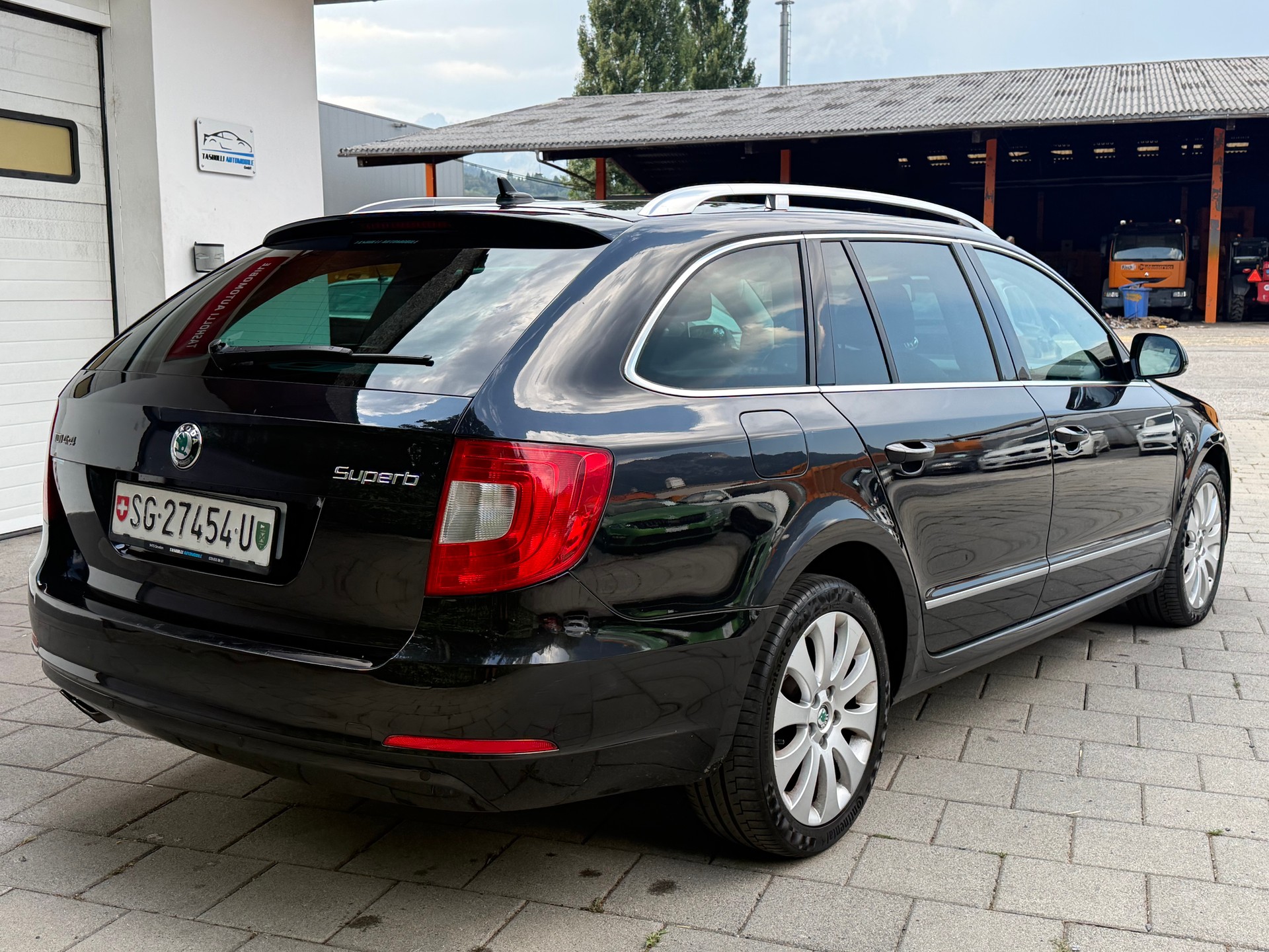 SKODA Superb Combi 2.0 TDi Elegance 4x4 DSG-image-6