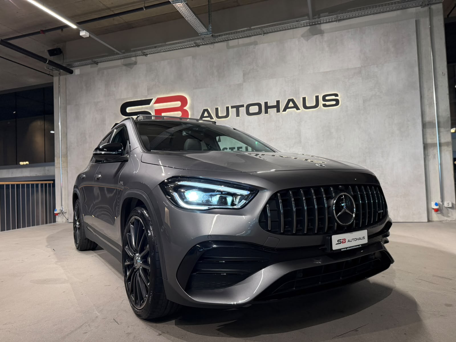 MERCEDES-BENZ GLA 35 AMG 4Matic 8G-Speedshift DCT (CH)-image-4