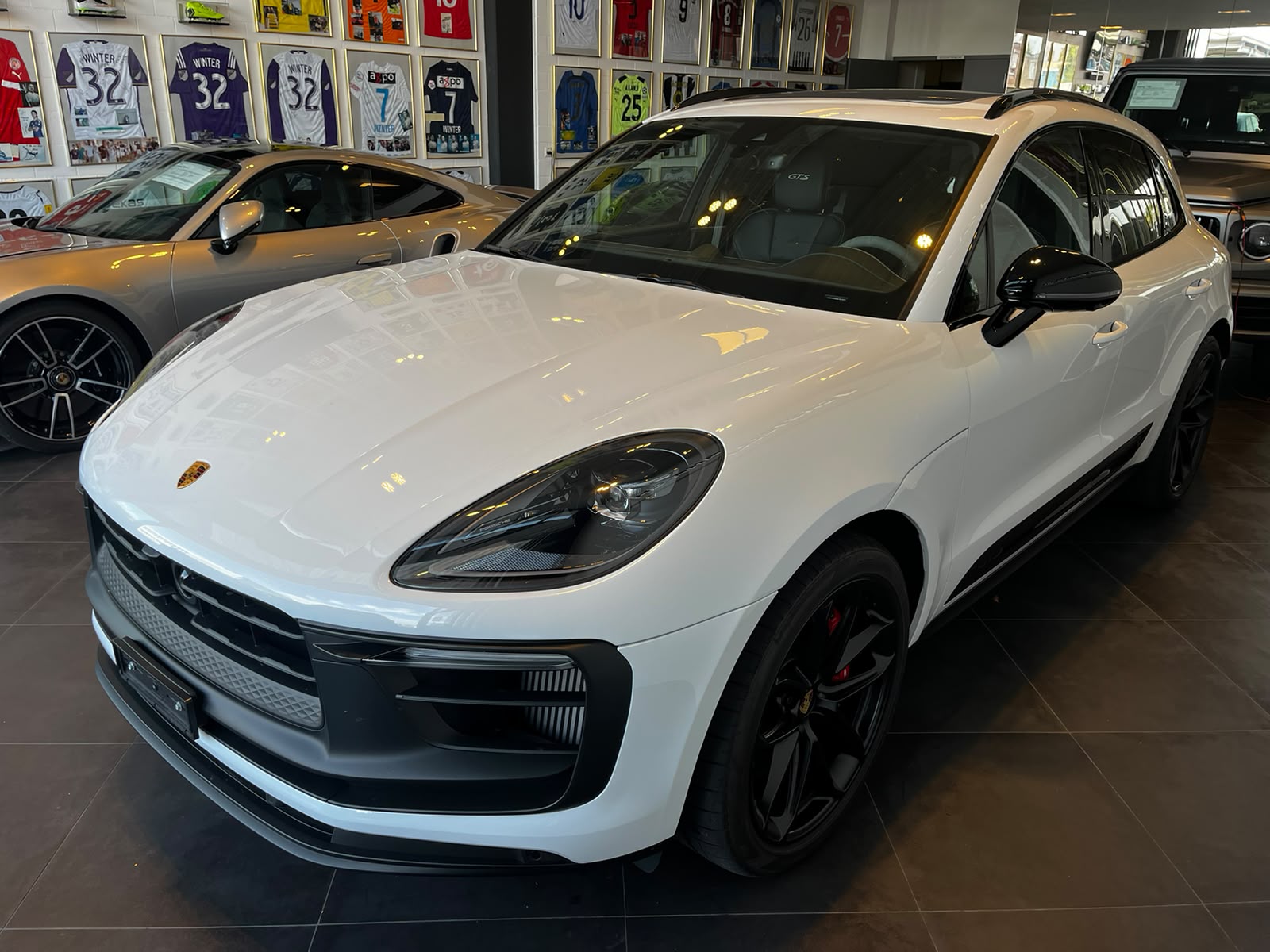 PORSCHE Macan GTS PDK-showroom-element-3