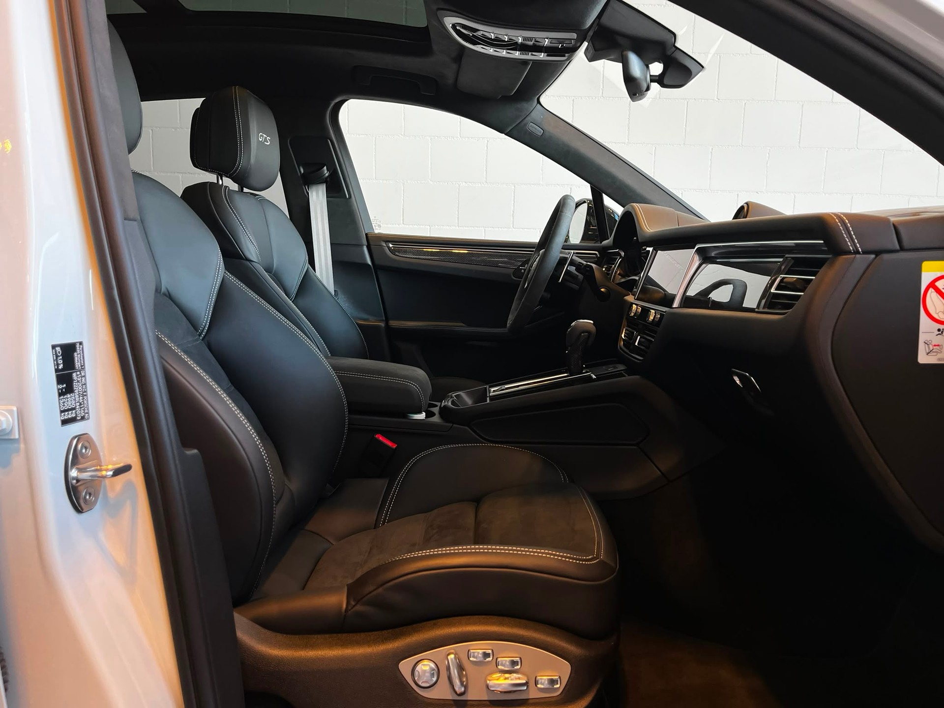 PORSCHE Macan GTS PDK-image-15