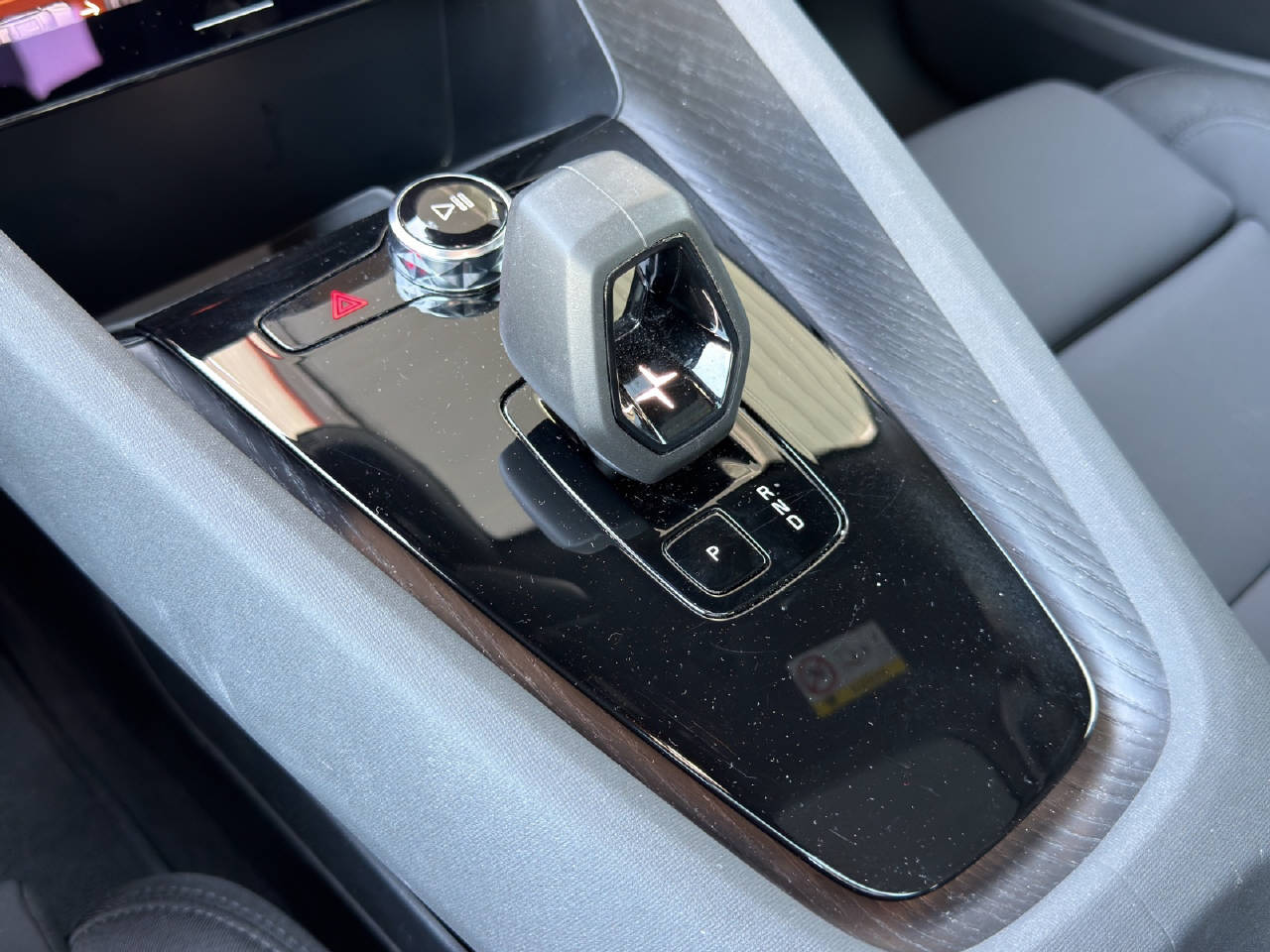 POLESTAR 2 Long Range Dual Motor-image-7